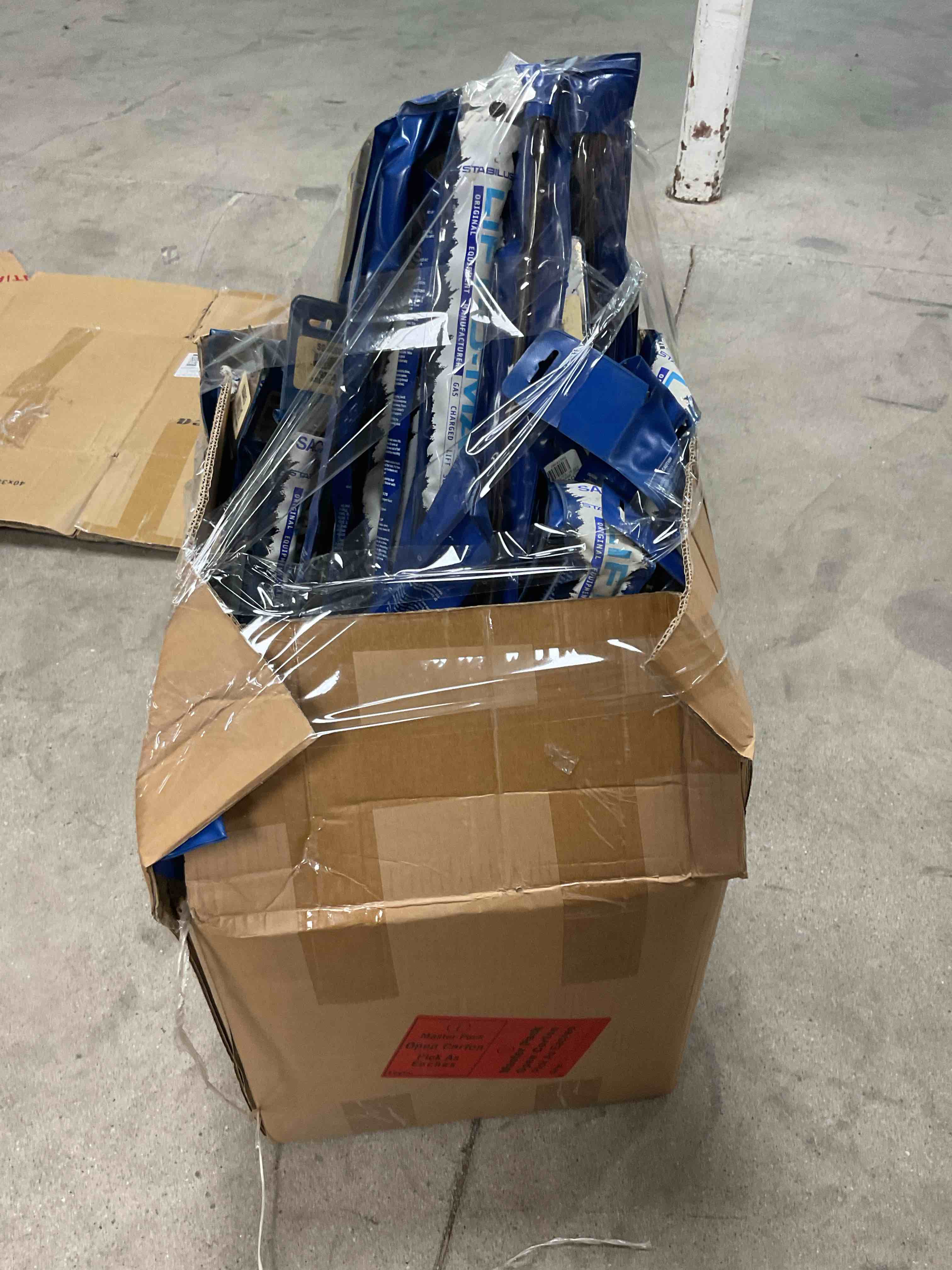https://s3.amazonaws.com/lotting-images-prod/bidfta/GRA1453345_1754577014256.jpeg