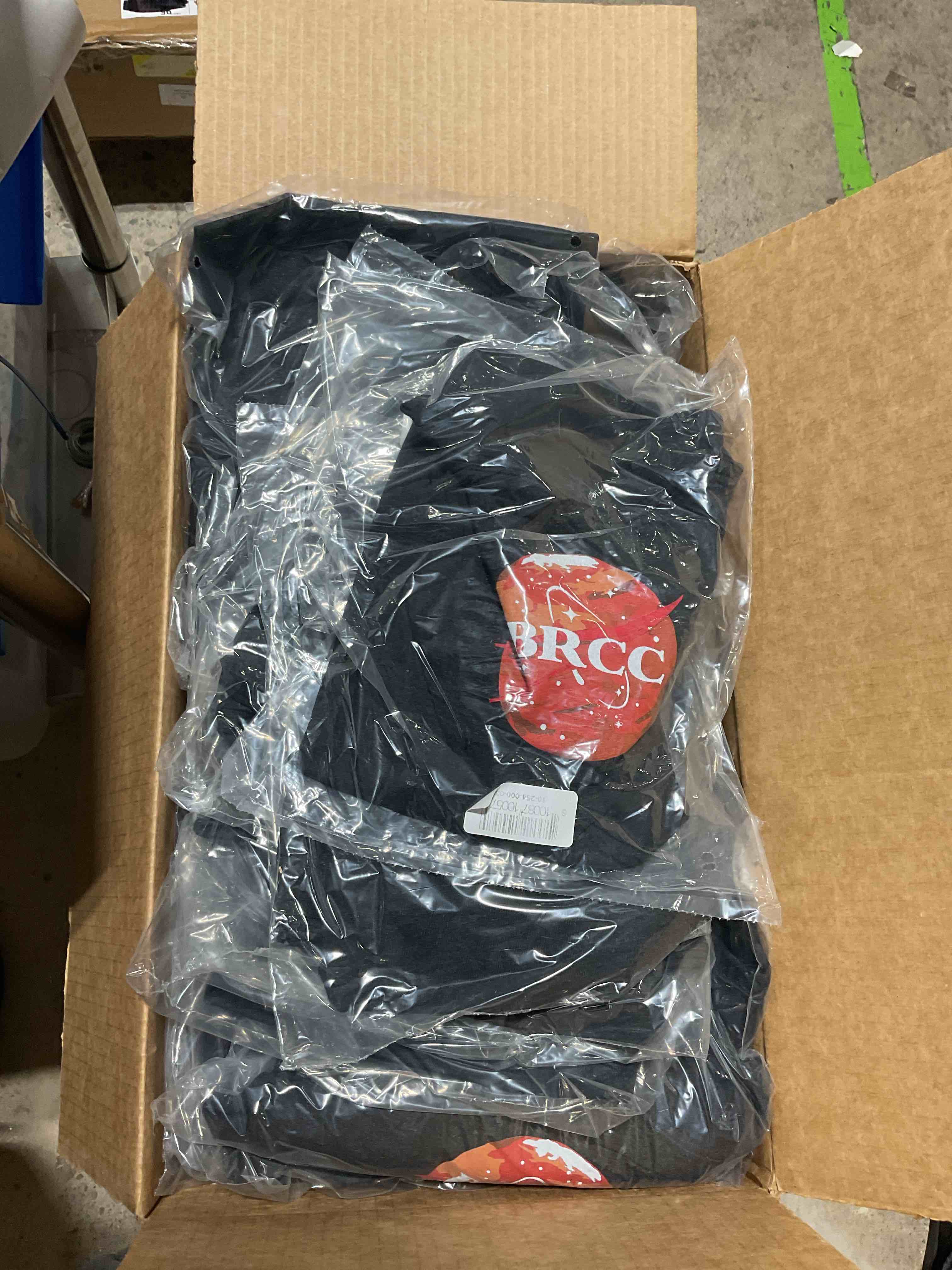 https://s3.amazonaws.com/lotting-images-prod/bidfta/GRA1454019_1755181115127.jpeg