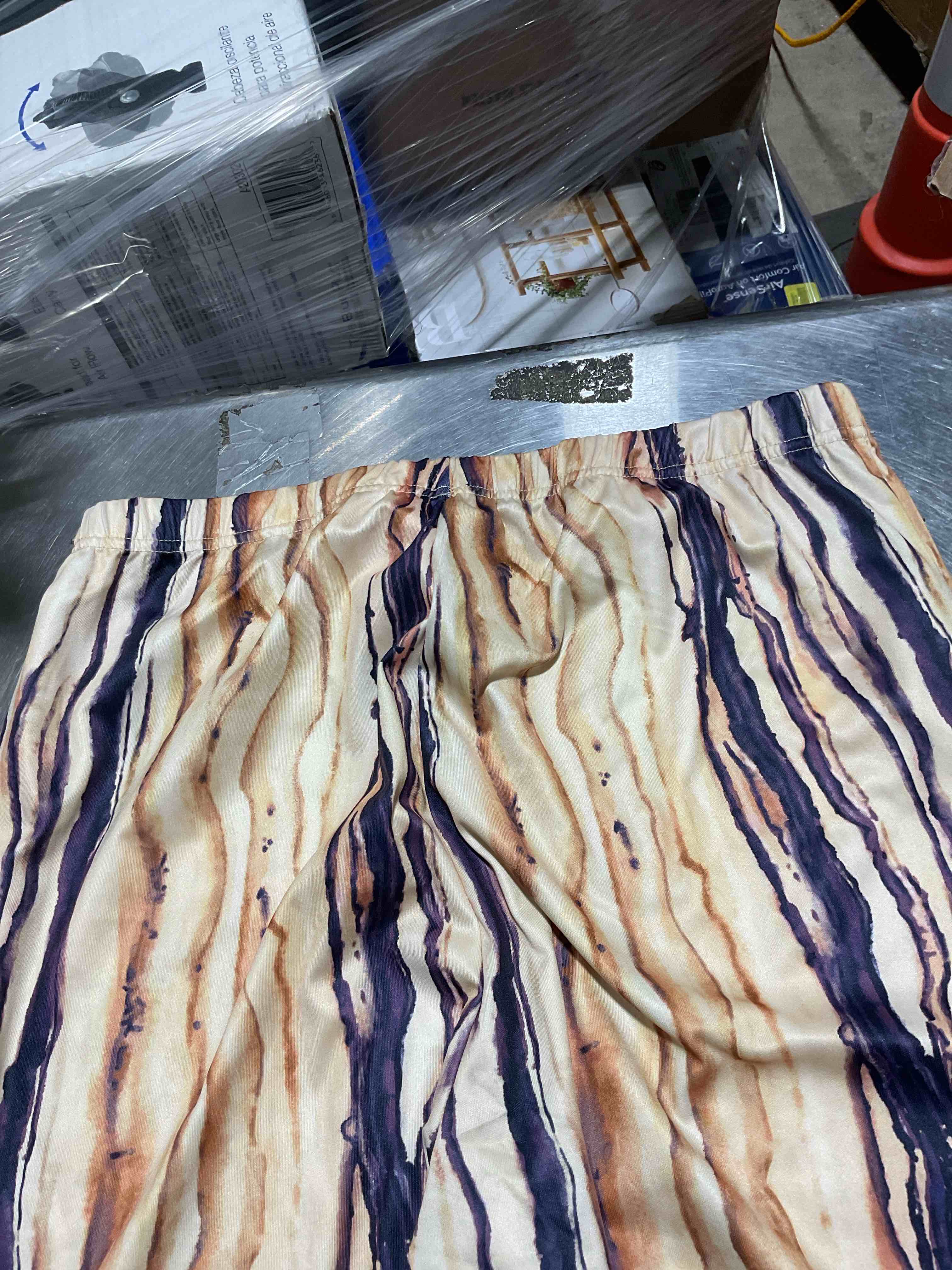 https://s3.amazonaws.com/lotting-images-prod/bidfta/GRA1454128_1755269549807.jpeg
