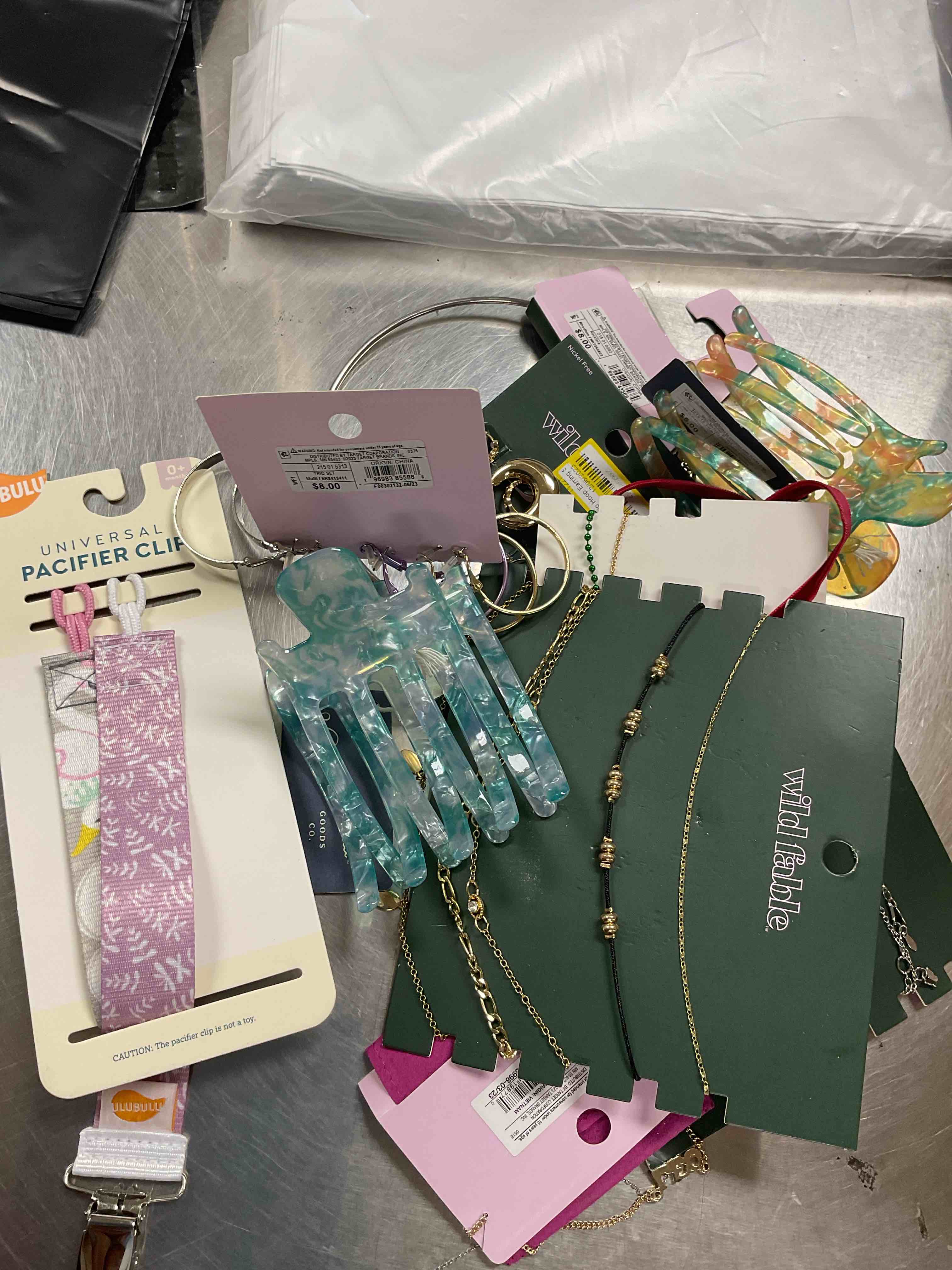assorted Coyares, hooks earrings