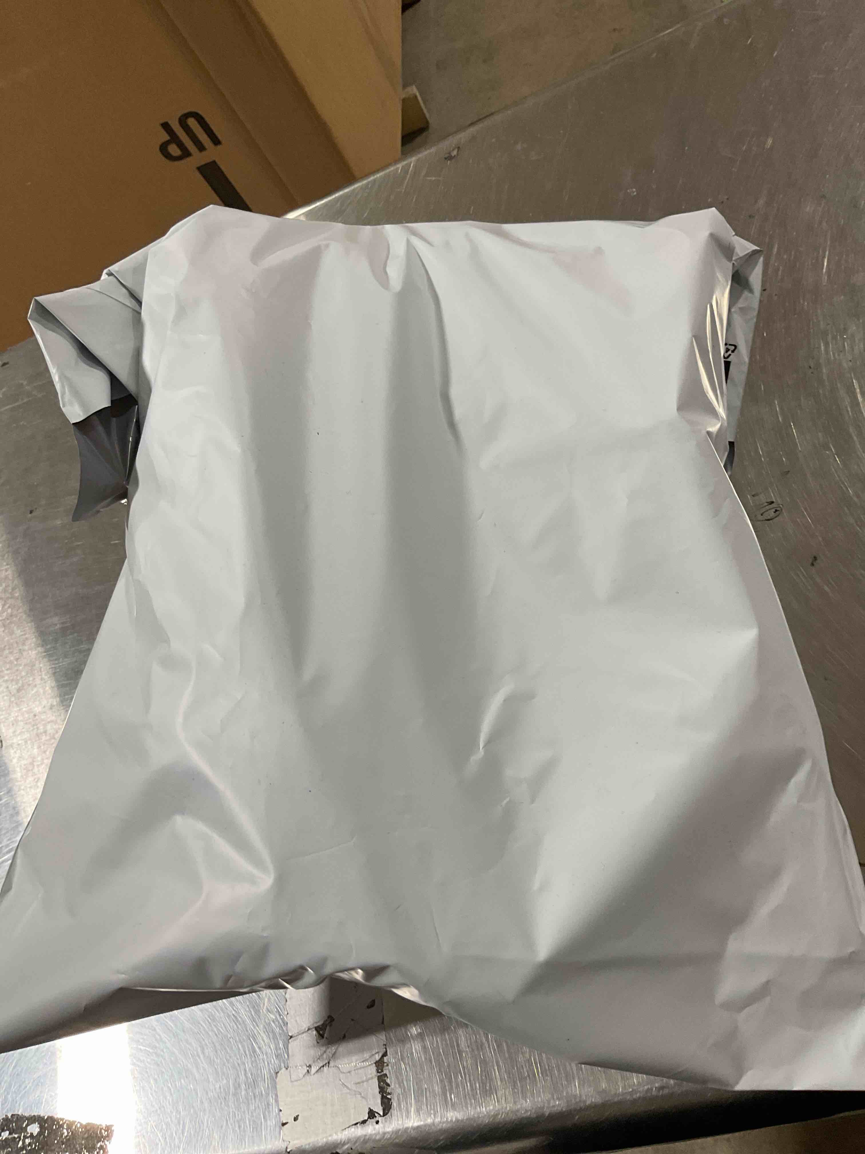 https://s3.amazonaws.com/lotting-images-prod/bidfta/GRA1455203_1756396002289.jpeg