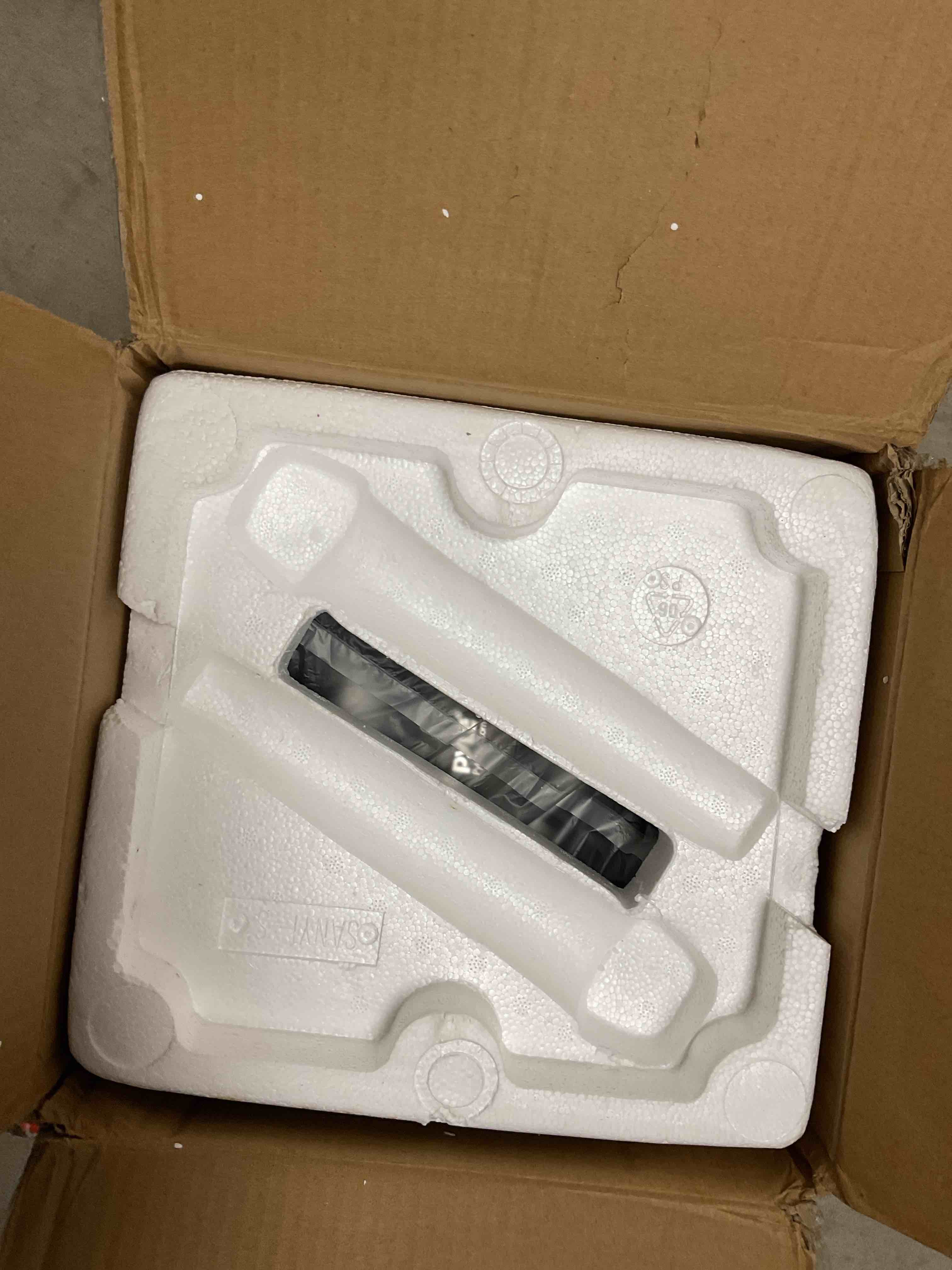 https://s3.amazonaws.com/lotting-images-prod/bidfta/GRA1455747_1756997812559.jpeg