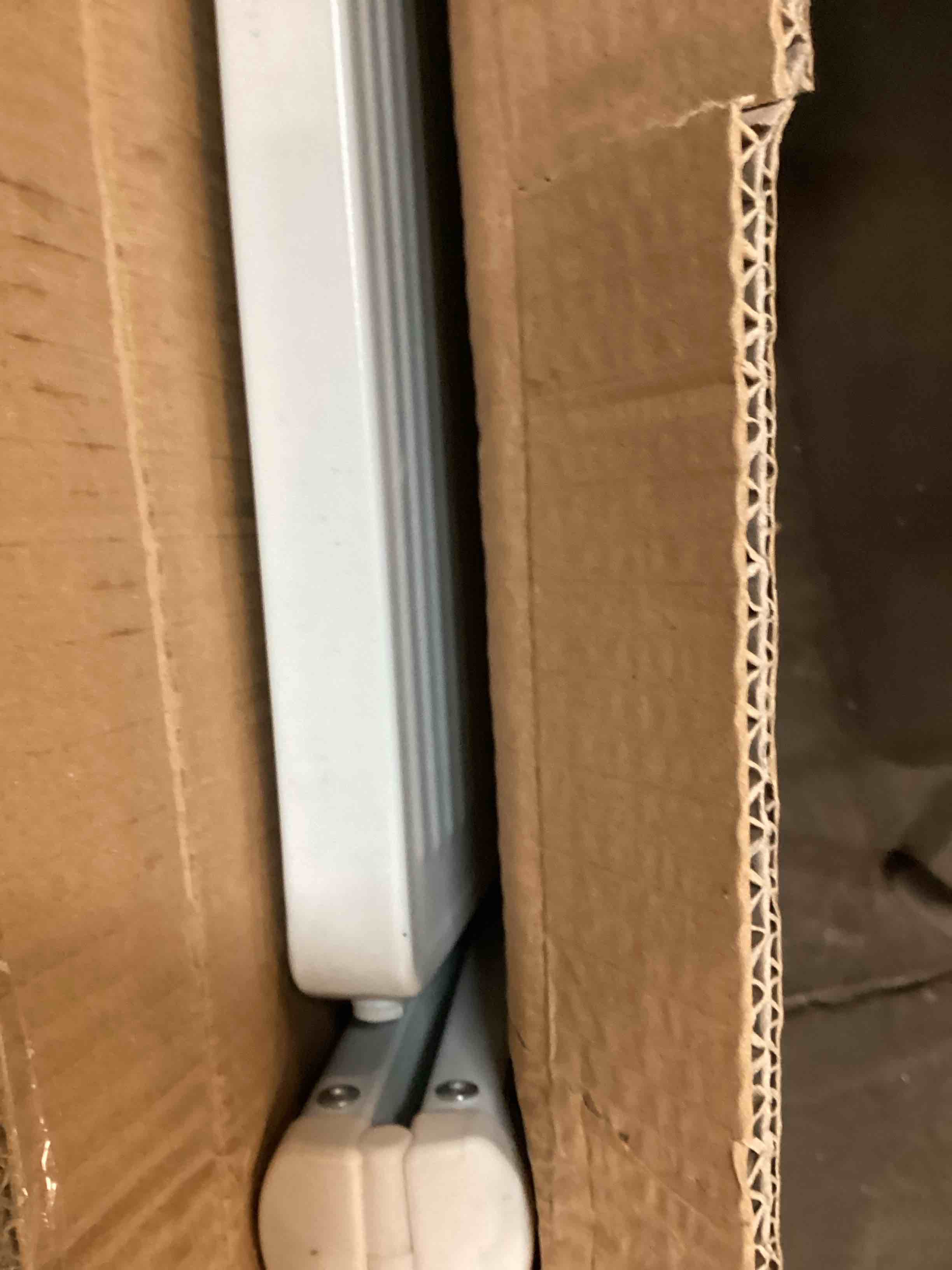 https://s3.amazonaws.com/lotting-images-prod/bidfta/GRA1456027_1732543059756.jpeg