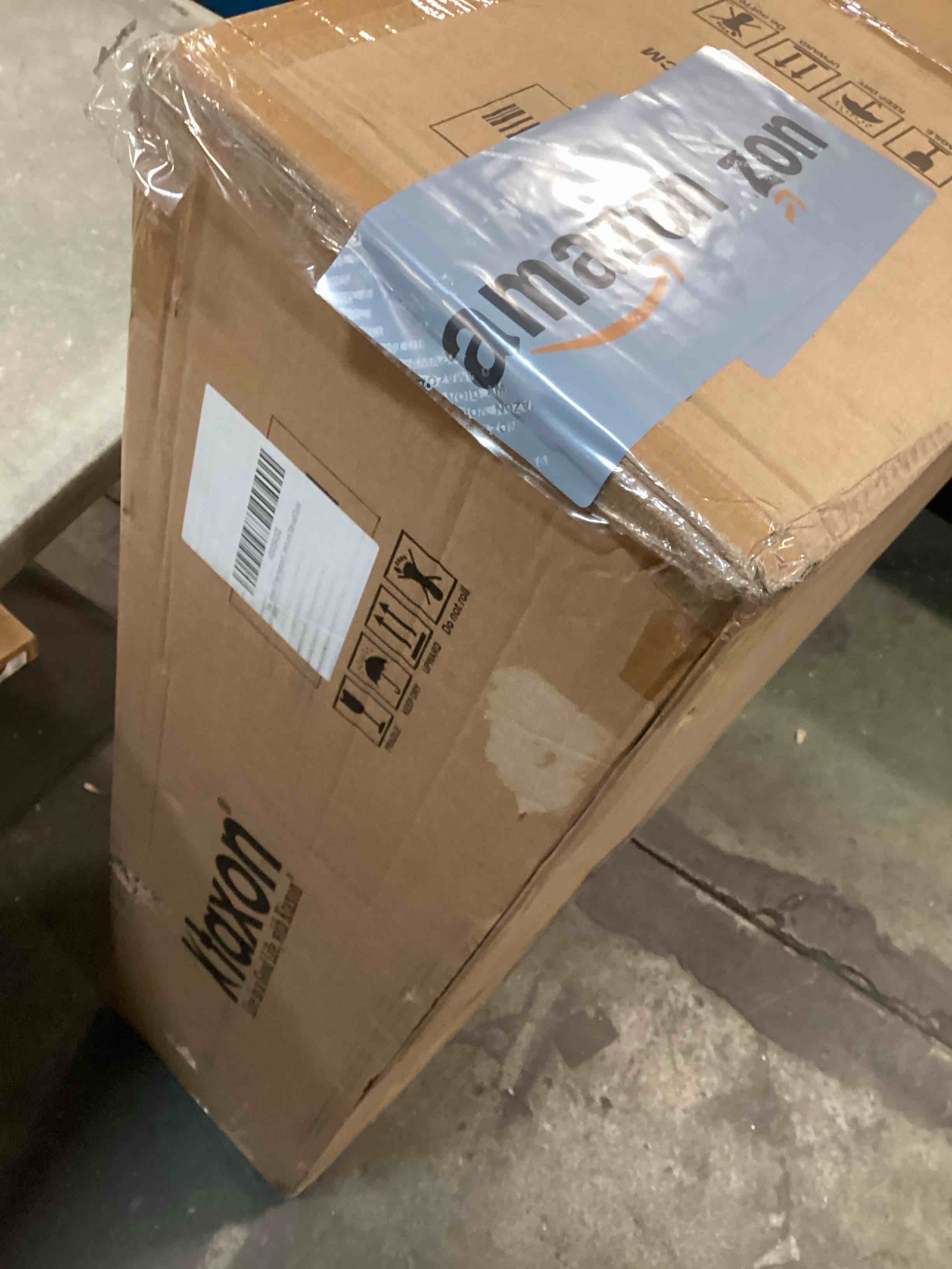 https://s3.amazonaws.com/lotting-images-prod/bidfta/GRA1456033_1732543615310.jpeg