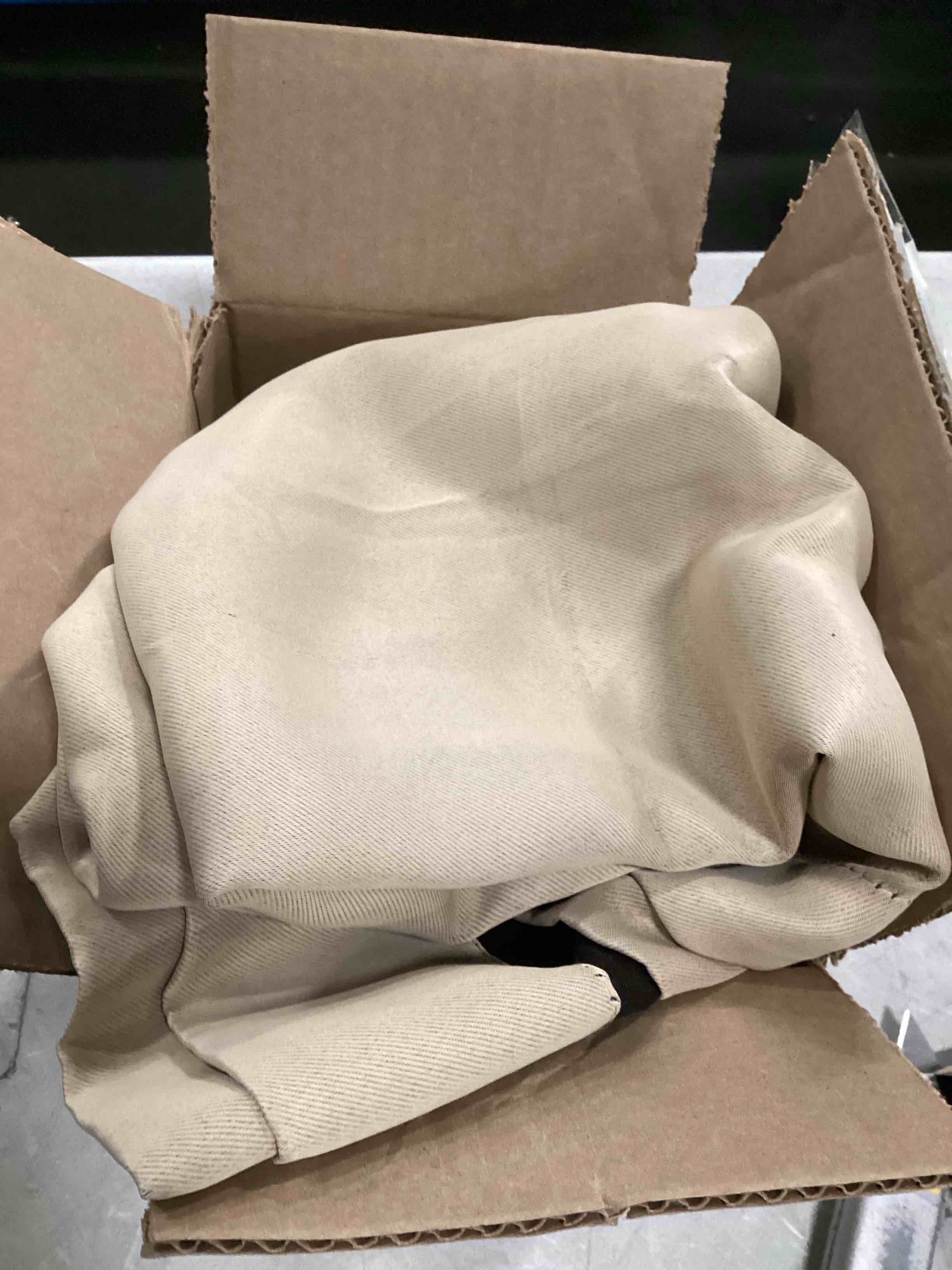 https://s3.amazonaws.com/lotting-images-prod/bidfta/GRA1457314_1733317960431.jpeg
