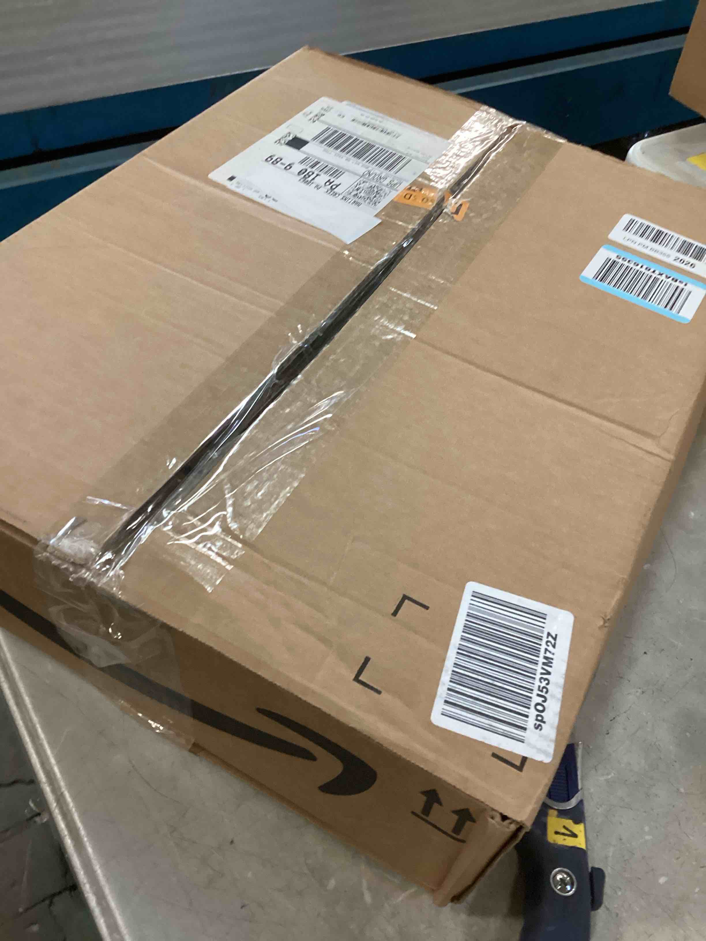 https://s3.amazonaws.com/lotting-images-prod/bidfta/GRA1457903_1733512615686.jpeg