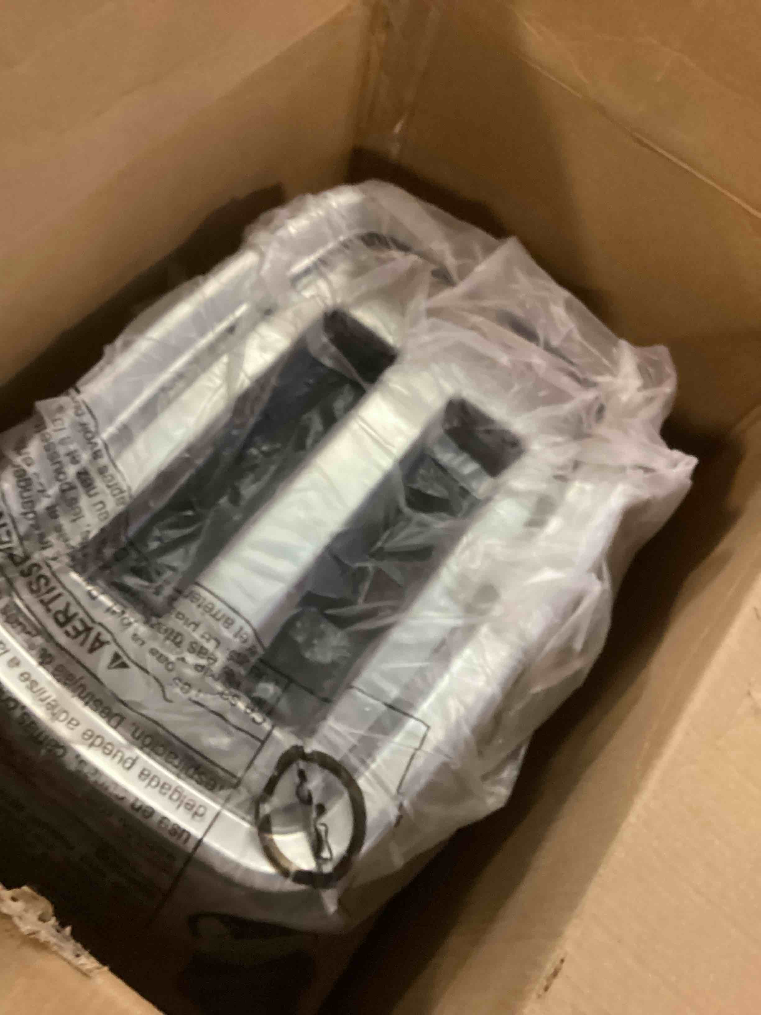 https://s3.amazonaws.com/lotting-images-prod/bidfta/GRA1457919_1733514818588.jpeg