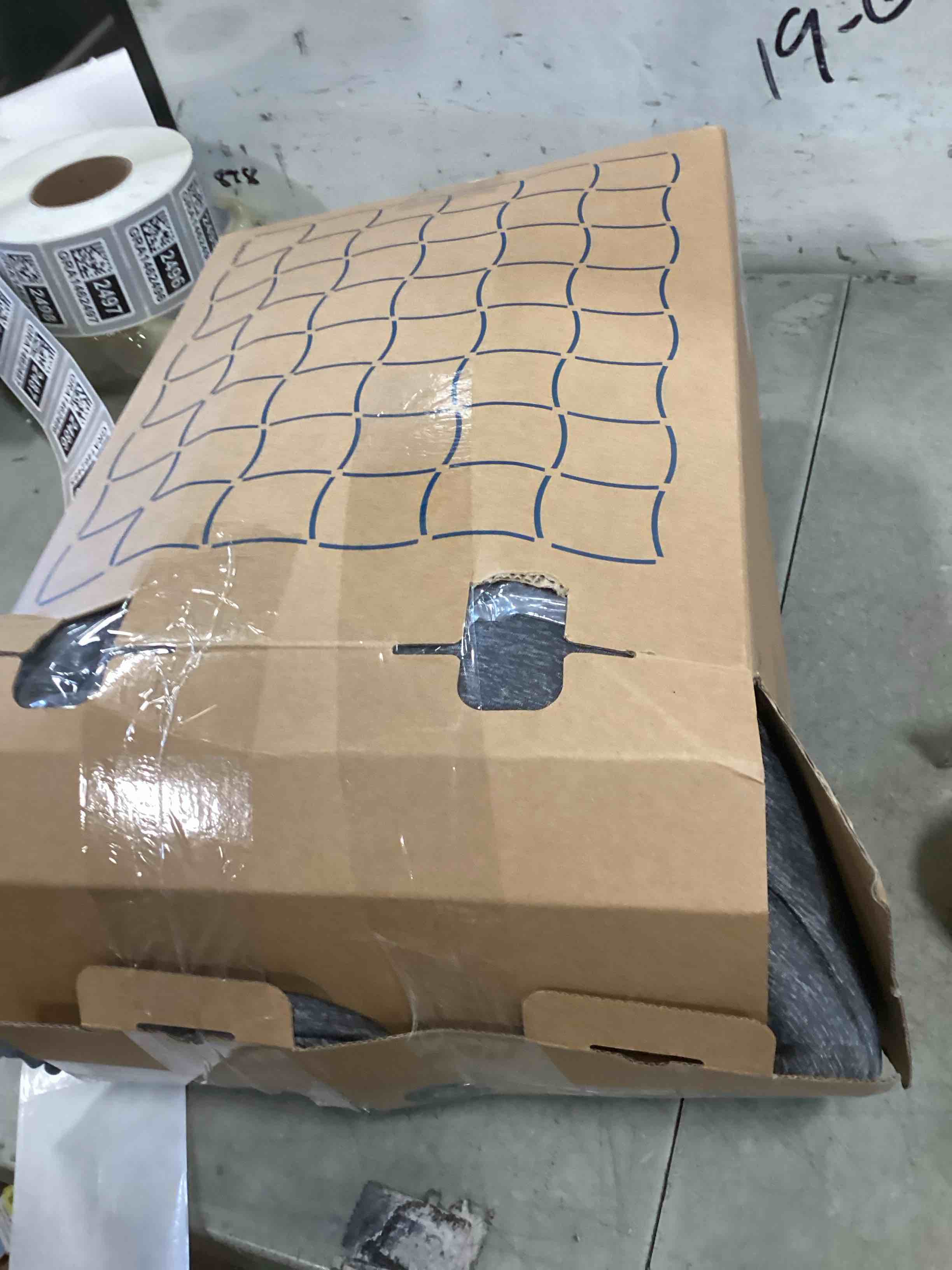 https://s3.amazonaws.com/lotting-images-prod/bidfta/GRA1462481_1733504513822.jpeg