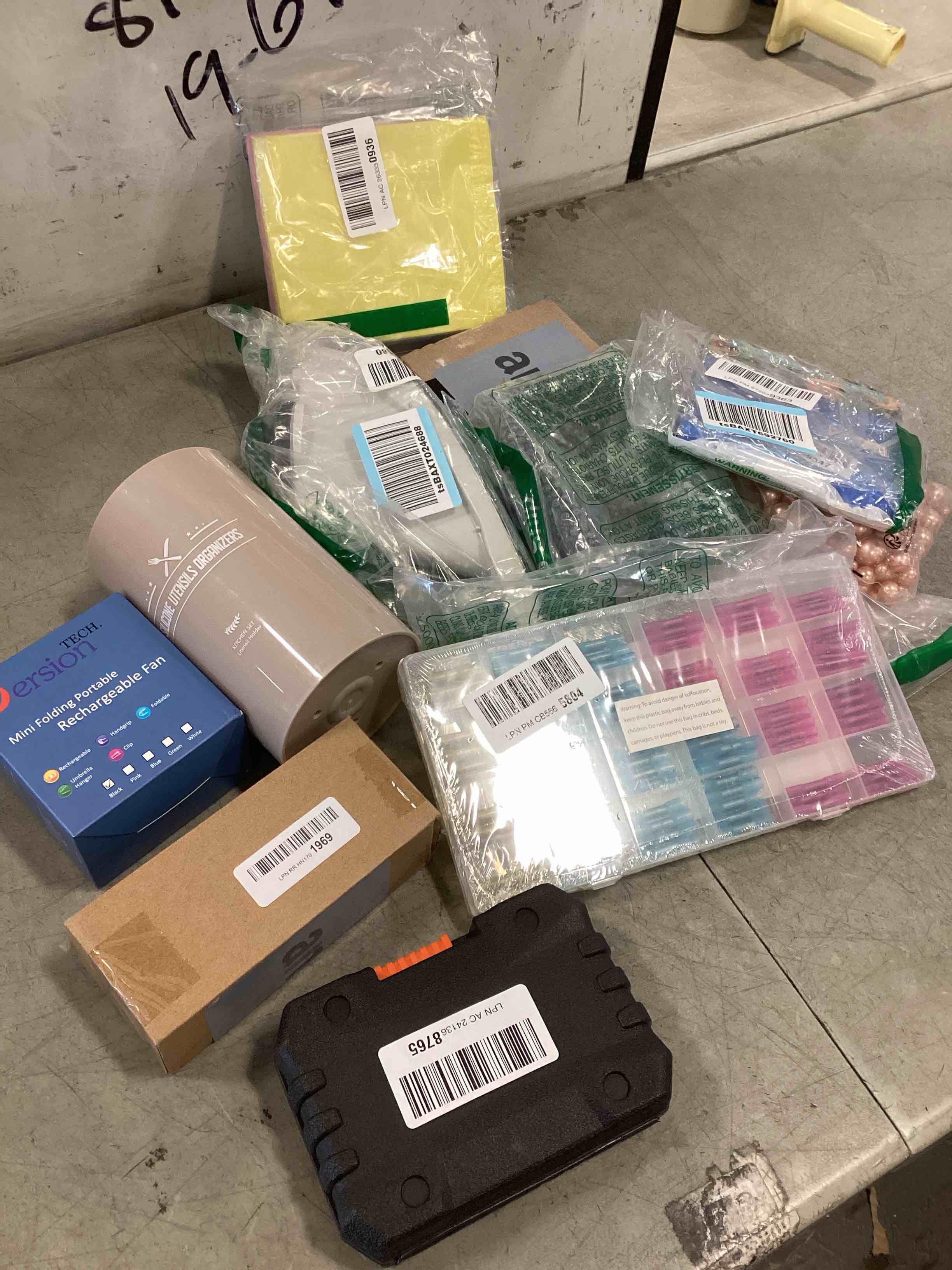https://s3.amazonaws.com/lotting-images-prod/bidfta/GRA1462500_1733505989374.jpeg