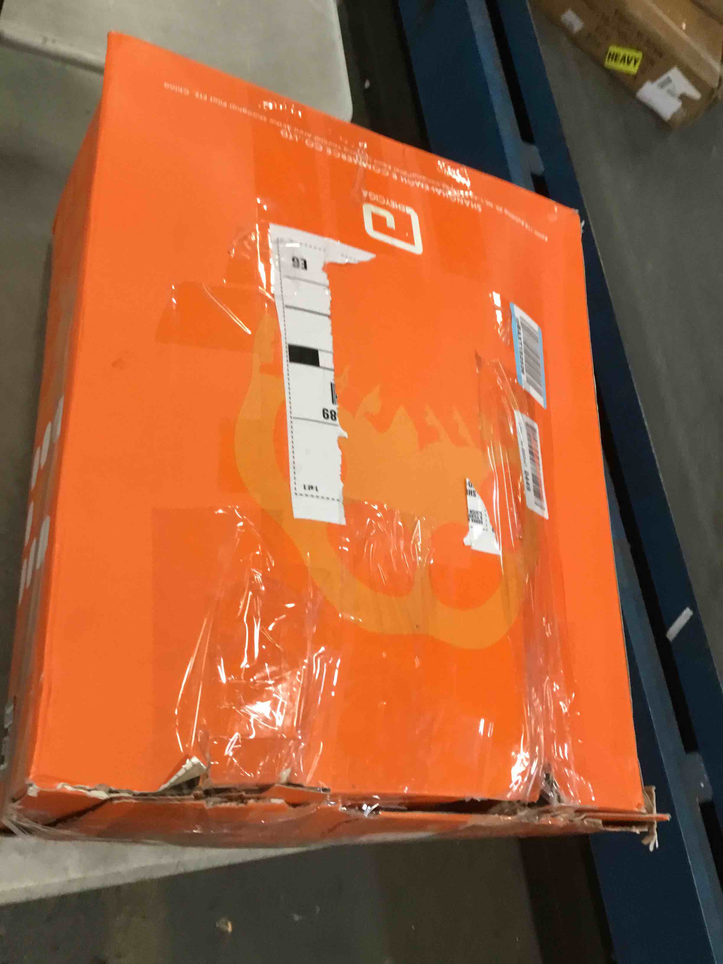 https://s3.amazonaws.com/lotting-images-prod/bidfta/GRA1462991_1733963078403.jpeg