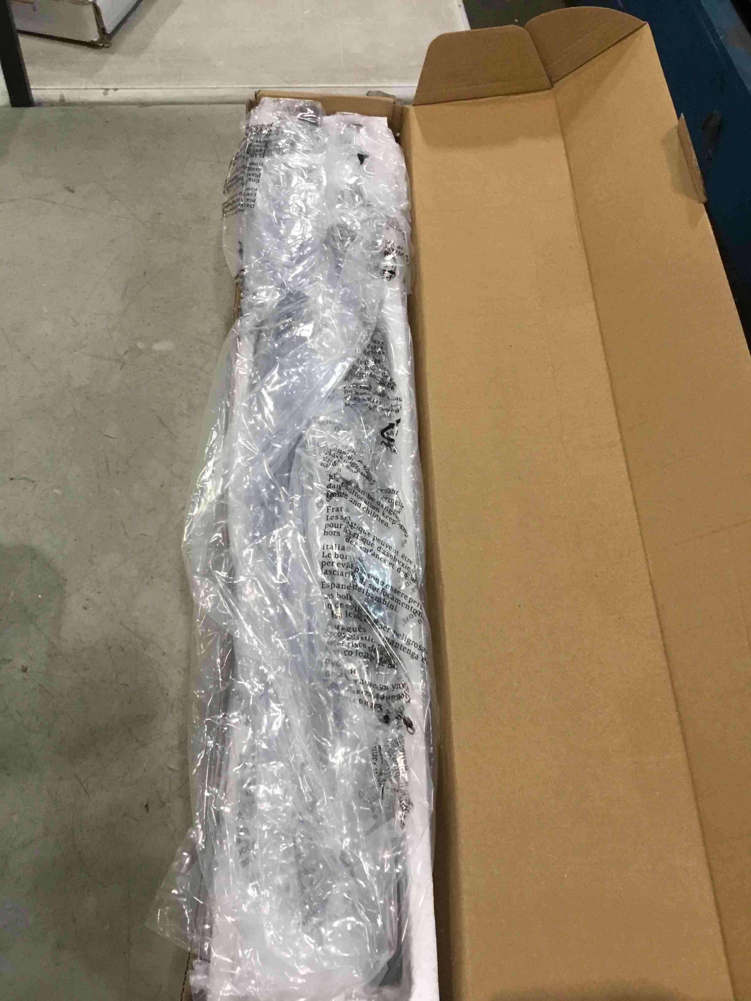 https://s3.amazonaws.com/lotting-images-prod/bidfta/GRA1463633_1734481079740.jpeg