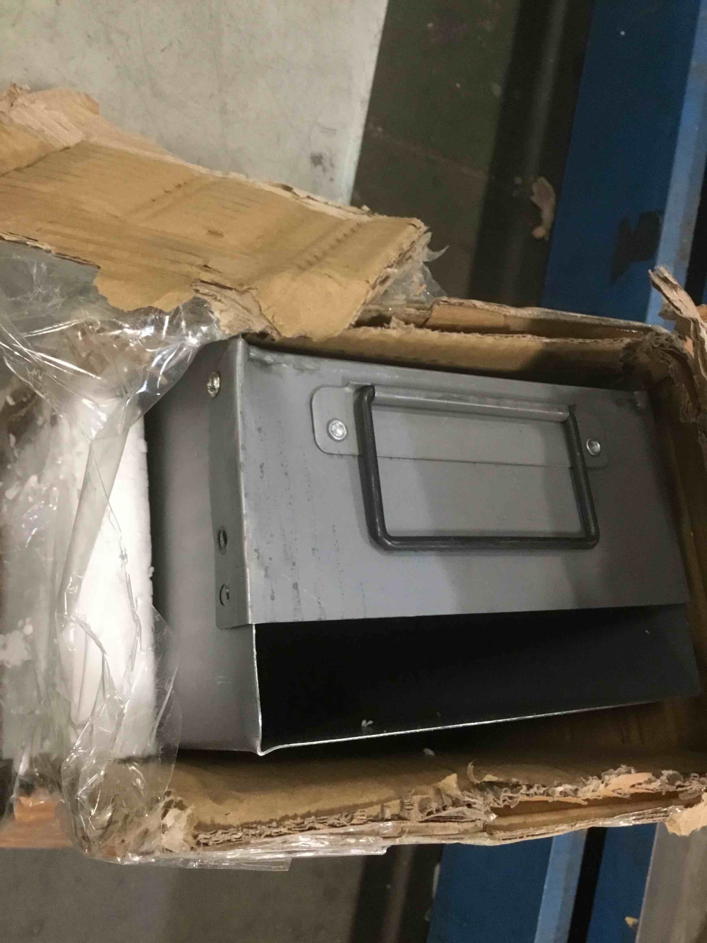 https://s3.amazonaws.com/lotting-images-prod/bidfta/GRA1463720_1734499202741.jpeg