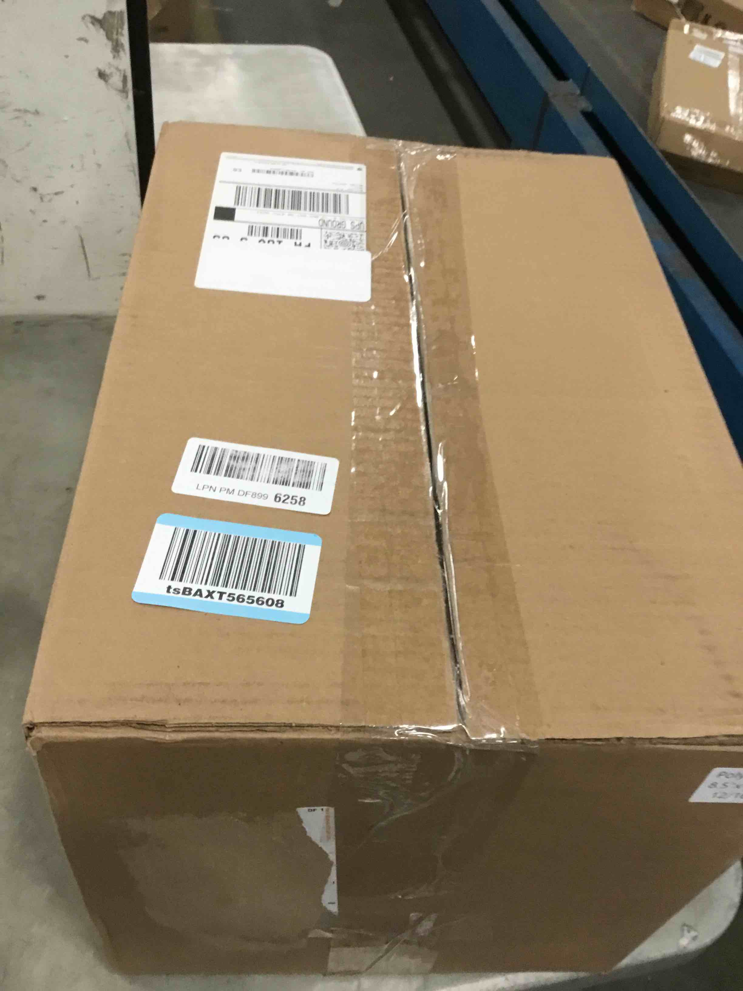 https://s3.amazonaws.com/lotting-images-prod/bidfta/GRA1464723_1735859796410.jpeg
