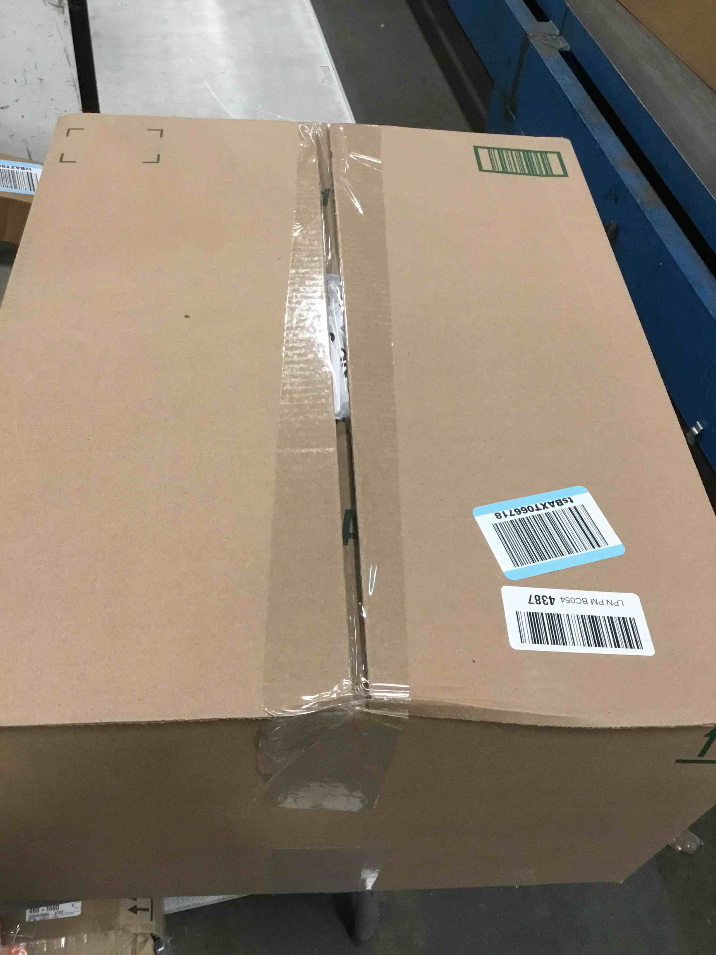 https://s3.amazonaws.com/lotting-images-prod/bidfta/GRA1464735_1735861967864.jpeg