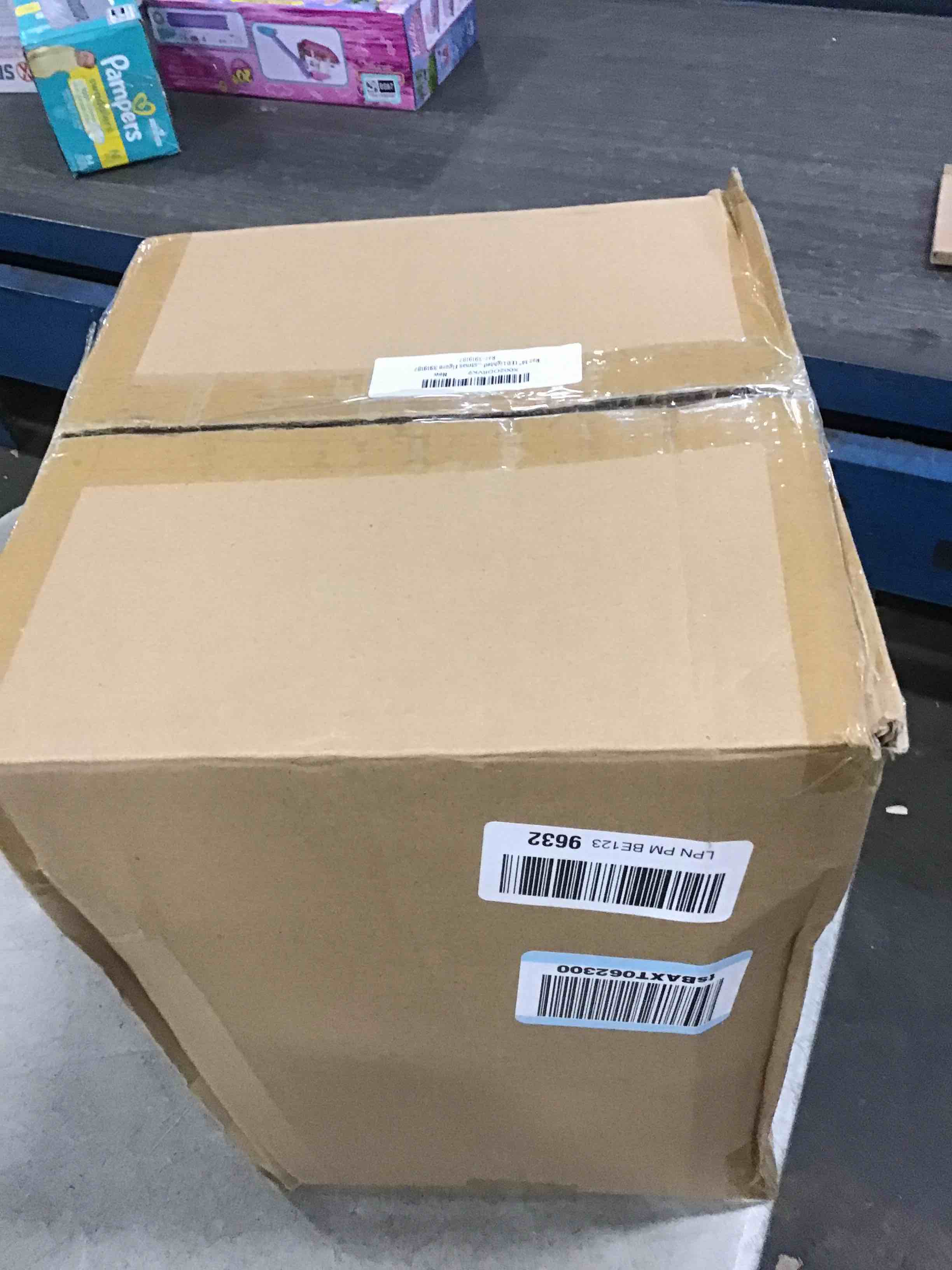 https://s3.amazonaws.com/lotting-images-prod/bidfta/GRA1464981_1735971004968.jpeg