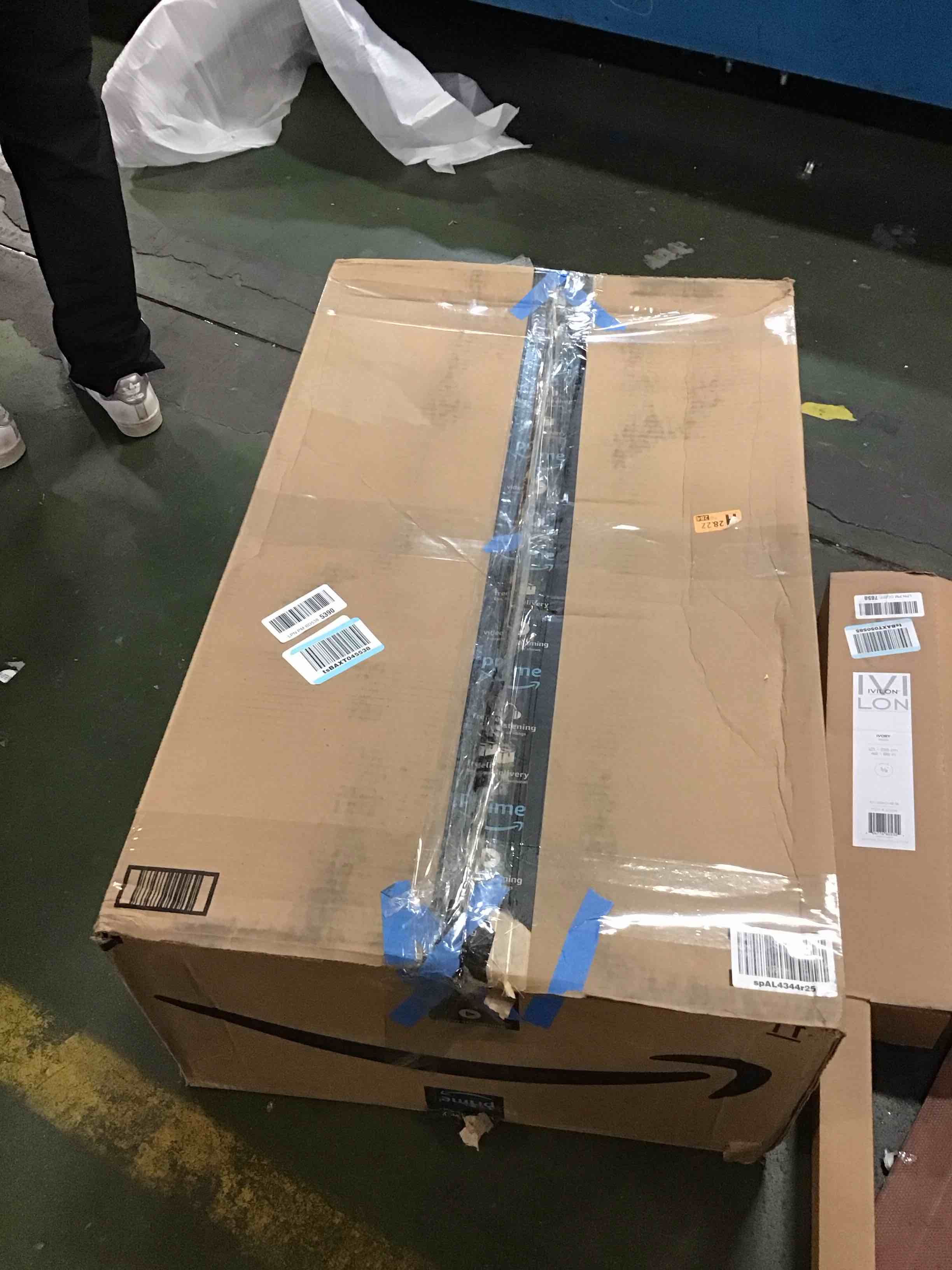 https://s3.amazonaws.com/lotting-images-prod/bidfta/GRA1465261_1732628500155.jpeg