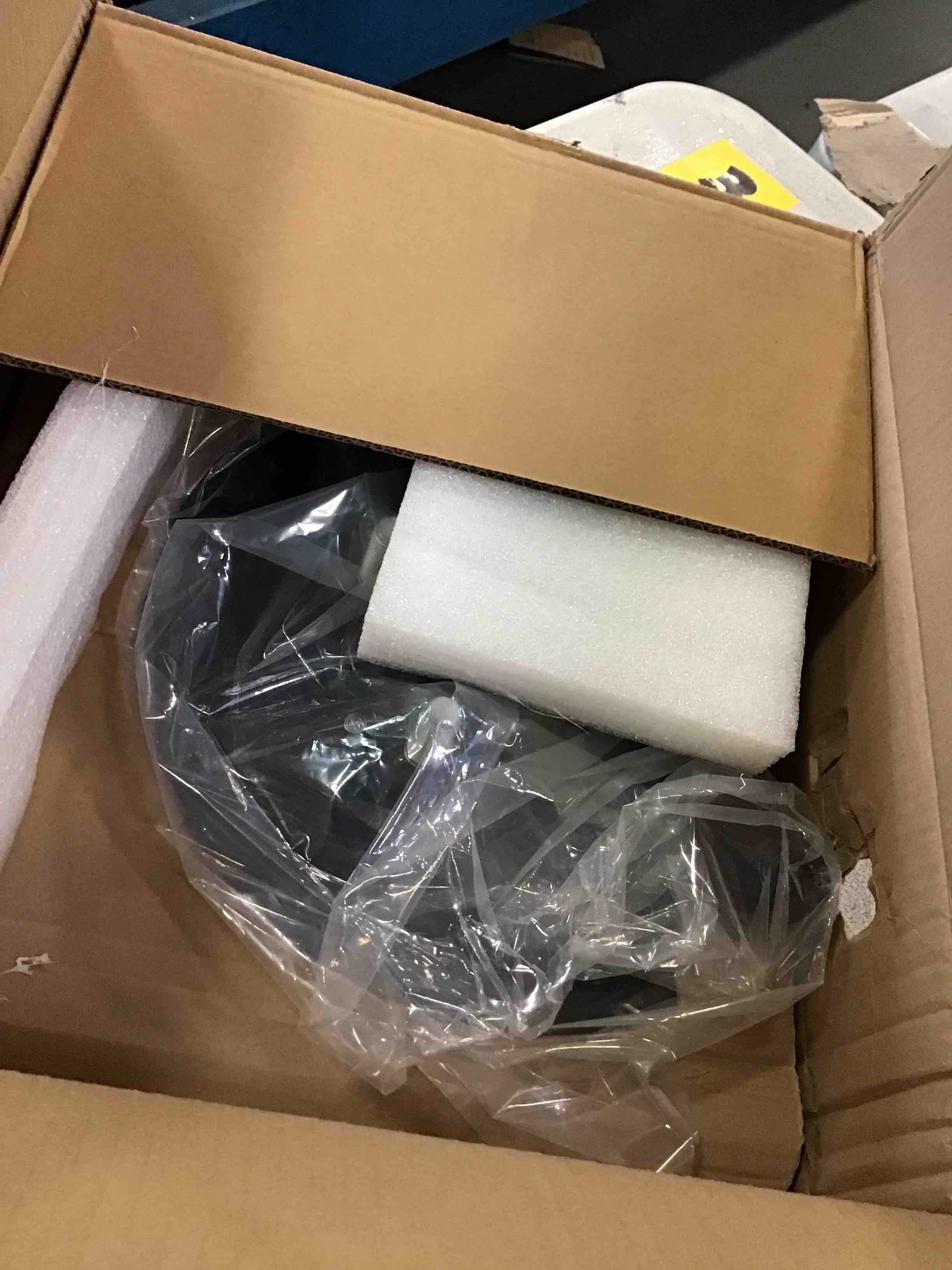 https://s3.amazonaws.com/lotting-images-prod/bidfta/GRA1465297_1732631274032.jpeg