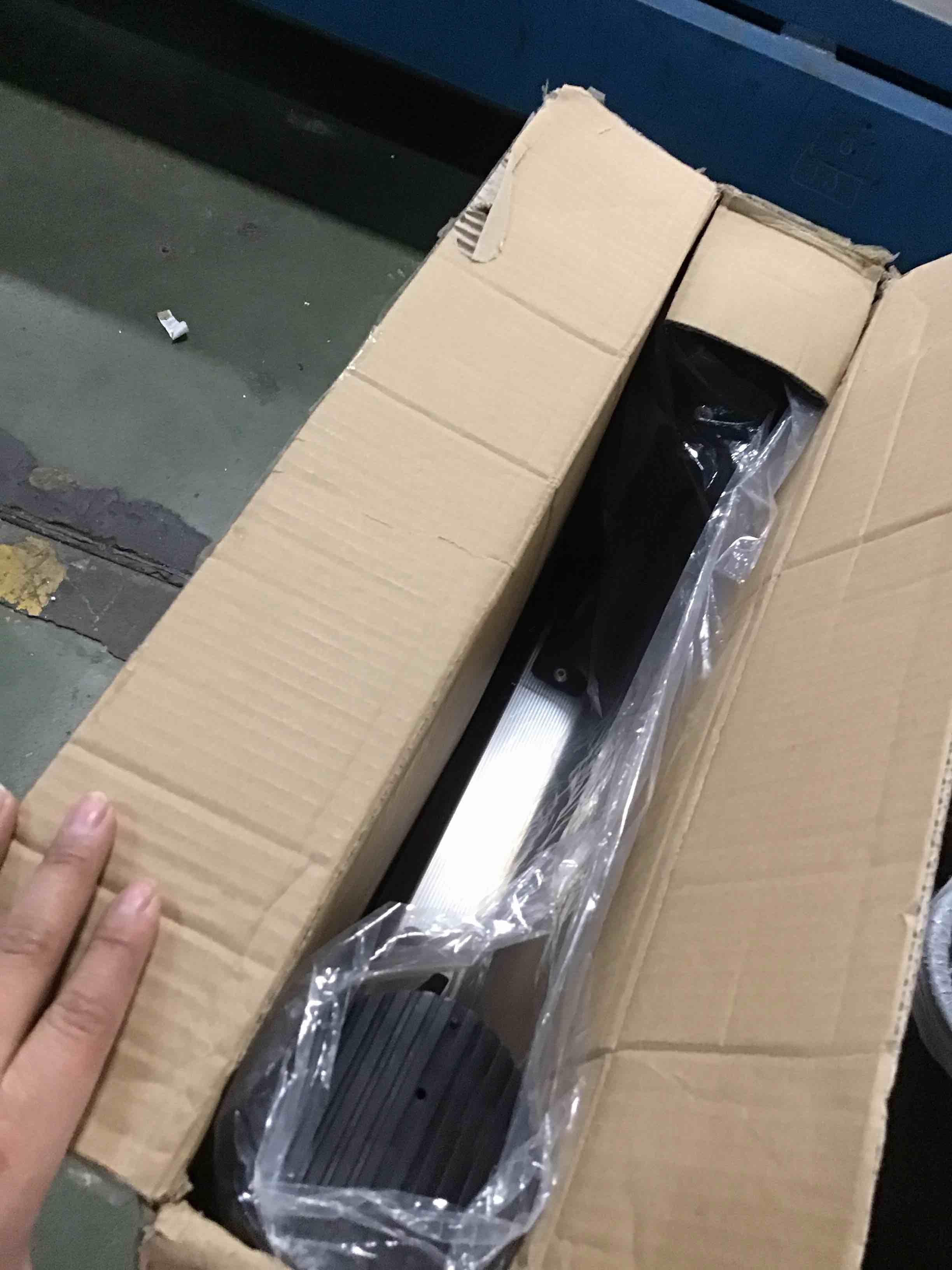 https://s3.amazonaws.com/lotting-images-prod/bidfta/GRA1466308_1733245594673.jpeg