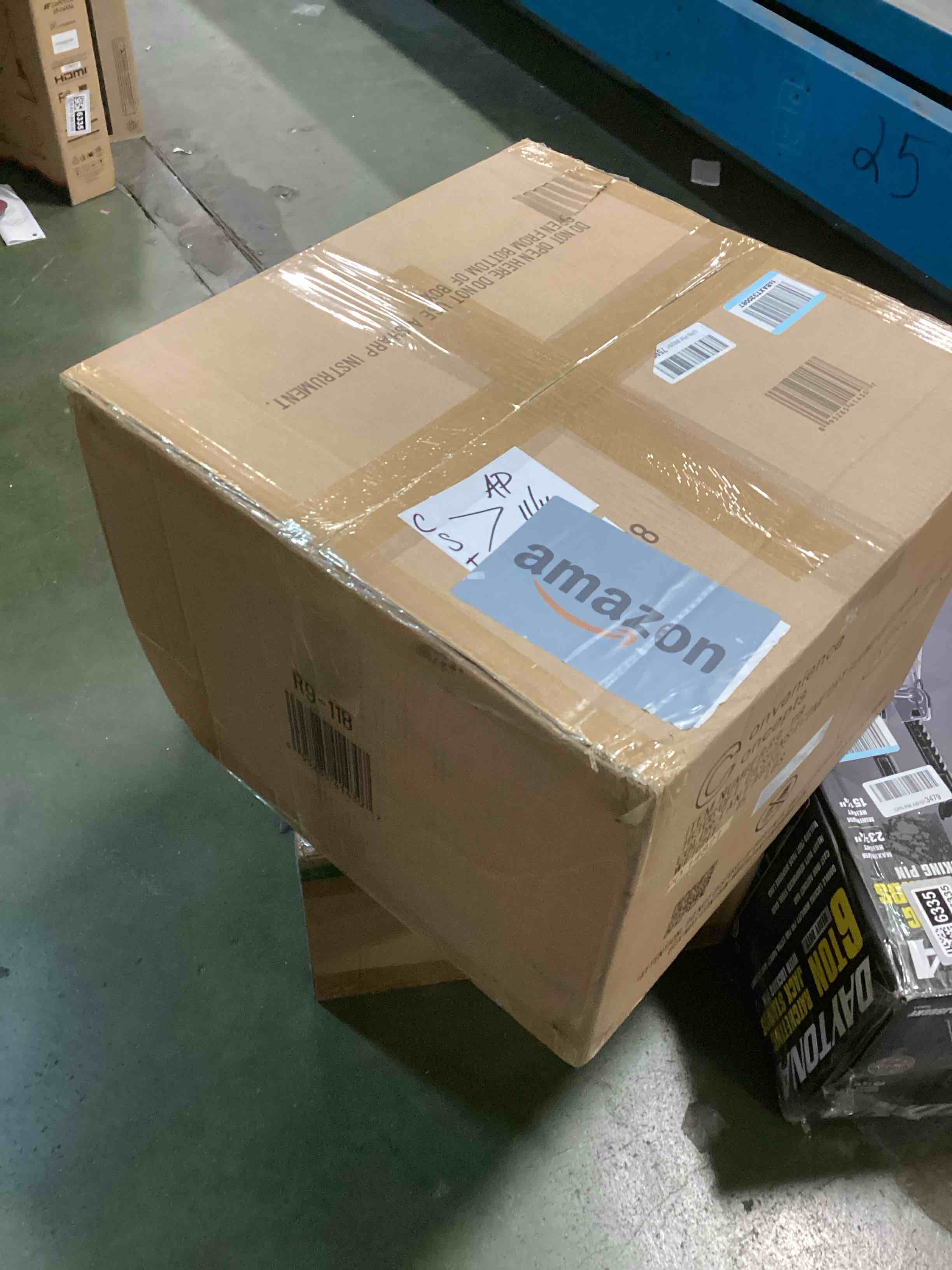 https://s3.amazonaws.com/lotting-images-prod/bidfta/GRA1466341_1733251552176.jpeg