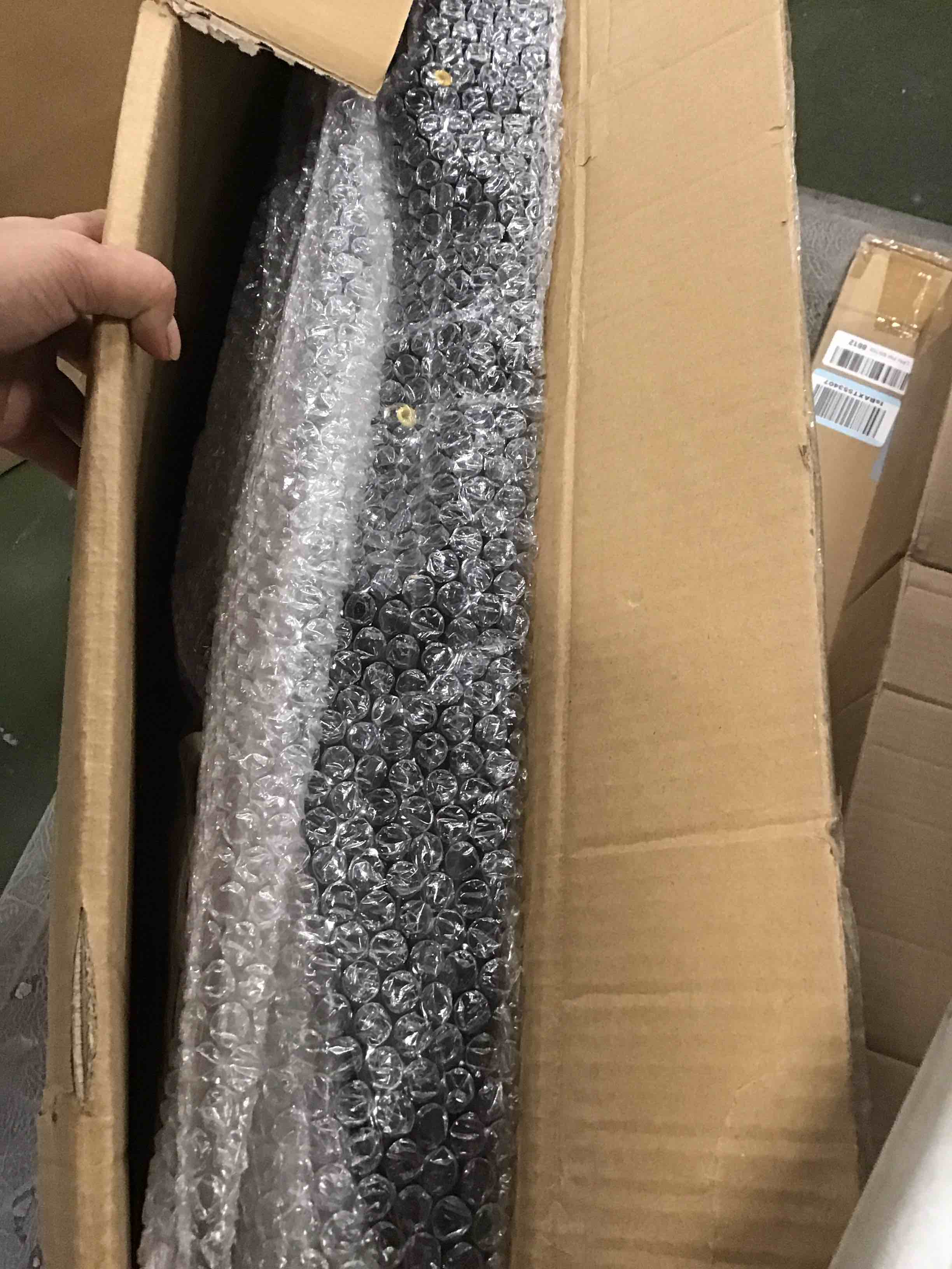 https://s3.amazonaws.com/lotting-images-prod/bidfta/GRA1466975_1733759215702.jpeg