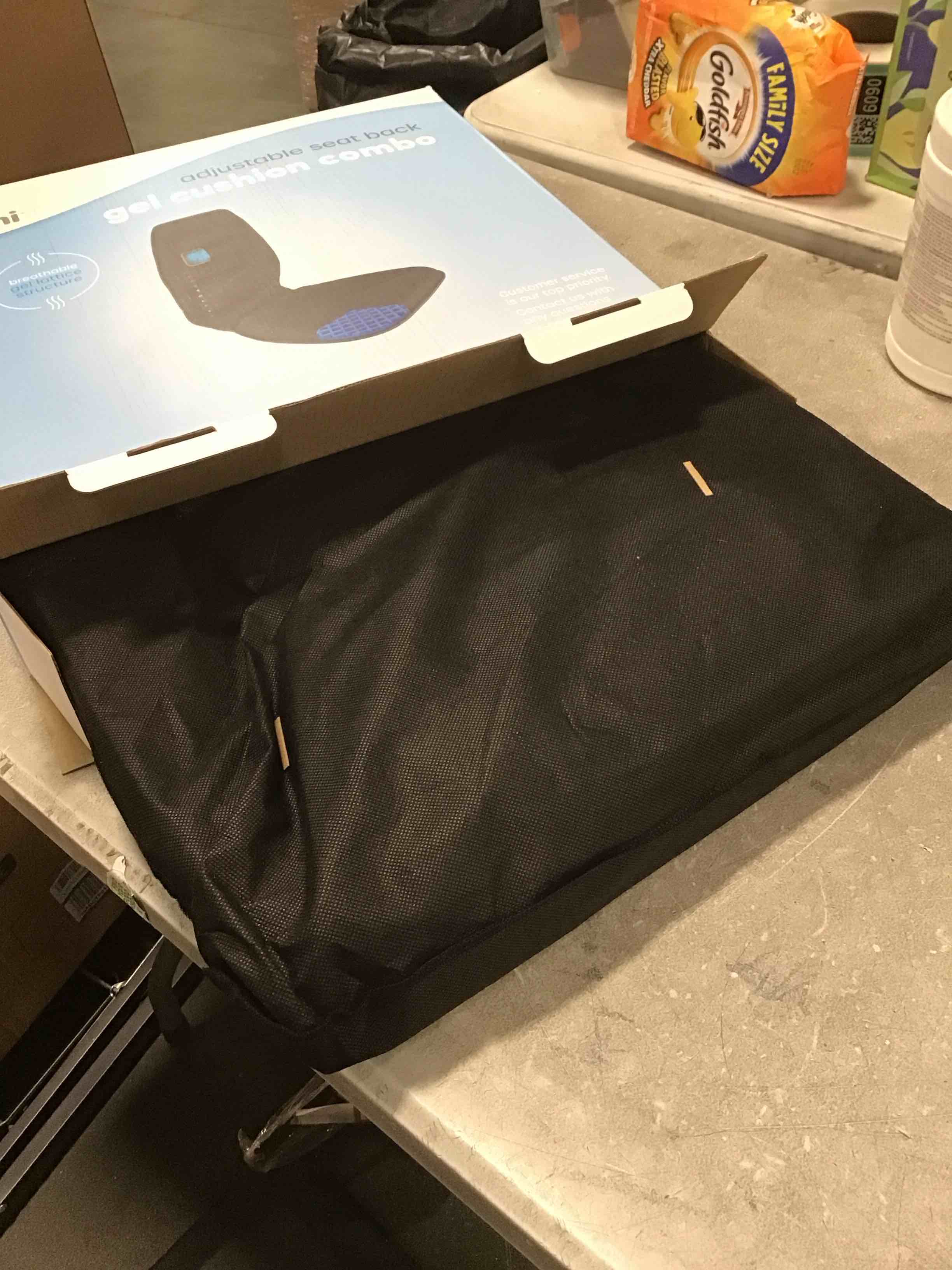 https://s3.amazonaws.com/lotting-images-prod/bidfta/GRA1467169_1733836367835.jpeg