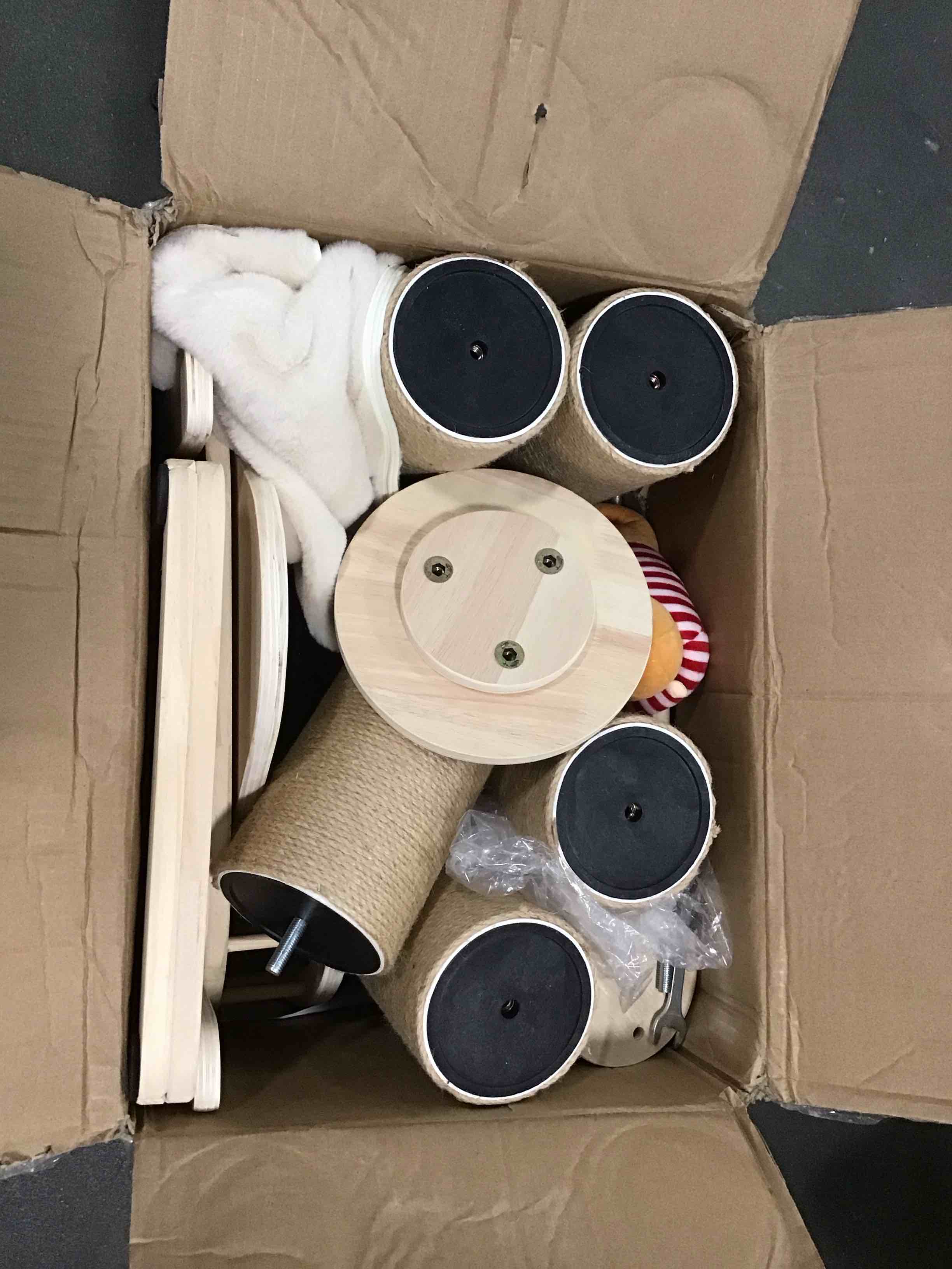 https://s3.amazonaws.com/lotting-images-prod/bidfta/GRA1467249_1733844769616.jpeg