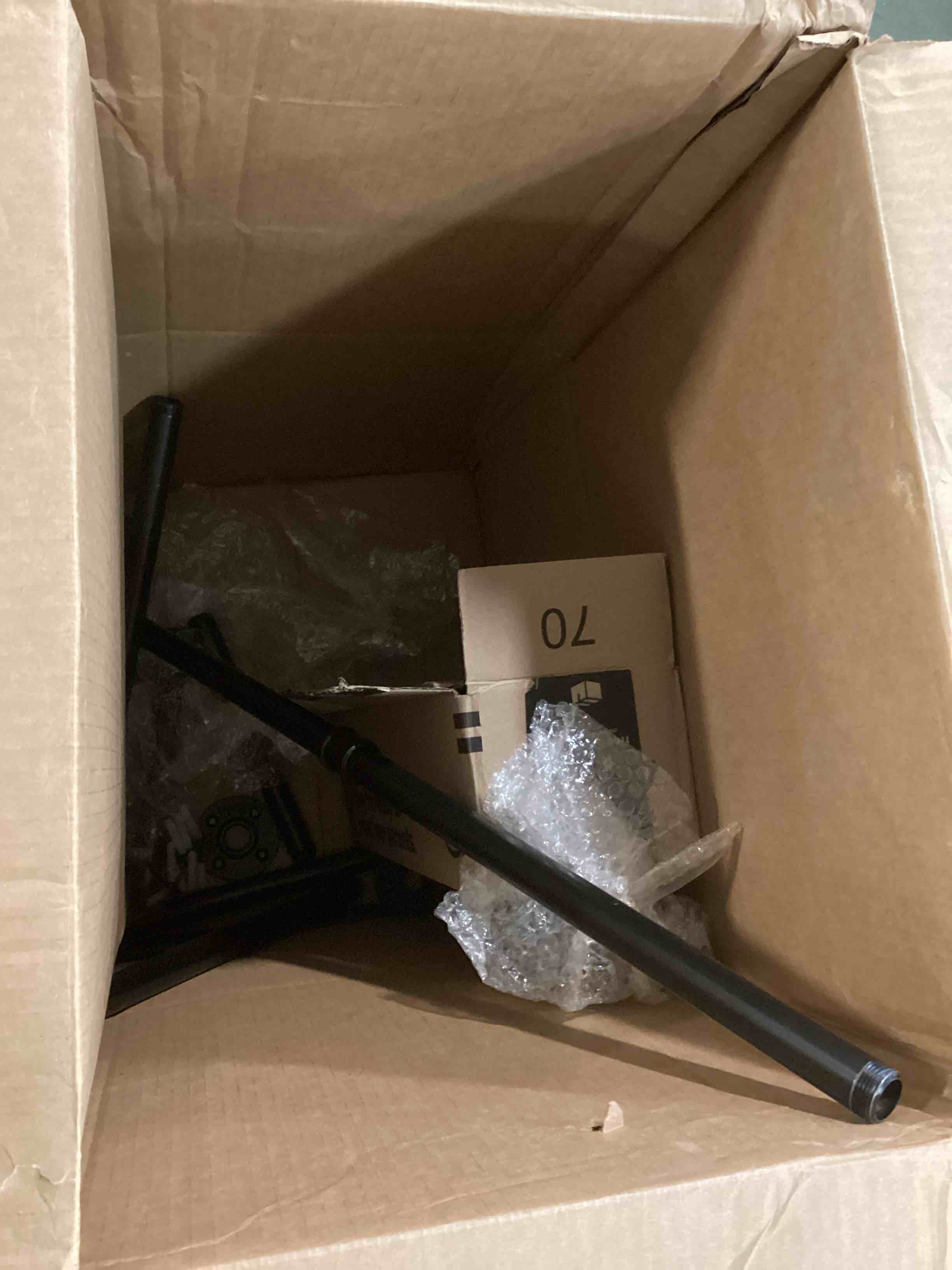 https://s3.amazonaws.com/lotting-images-prod/bidfta/GRA1467595_1733949594705.jpeg