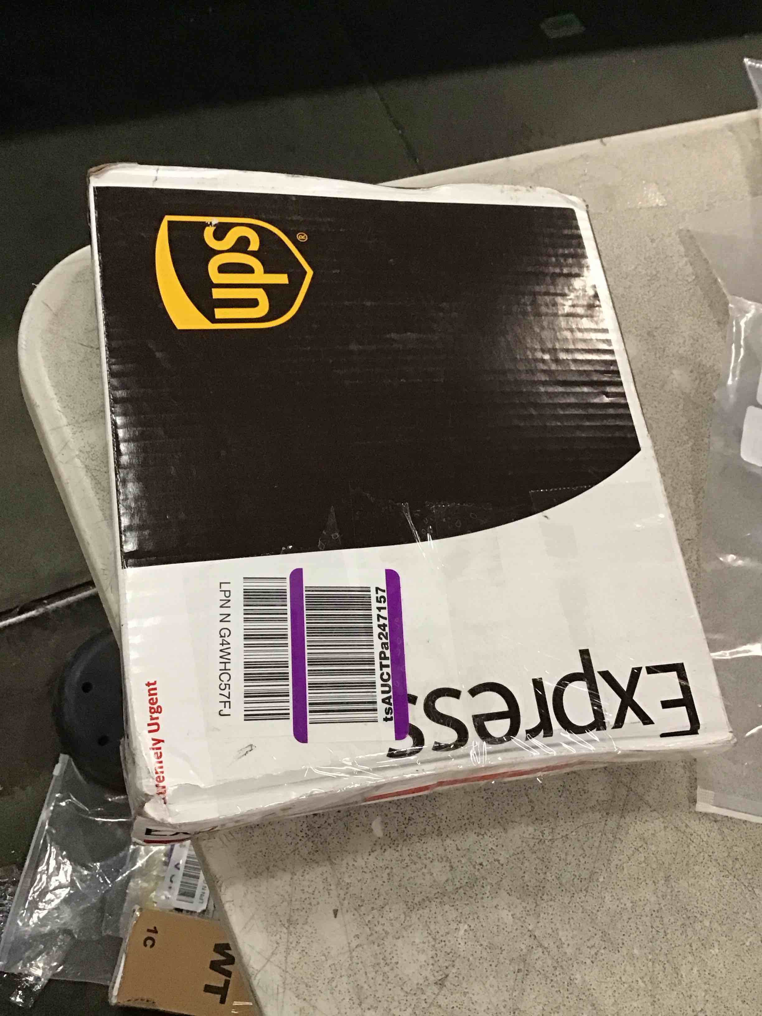 https://s3.amazonaws.com/lotting-images-prod/bidfta/GRA1467919_1734097653811.jpeg