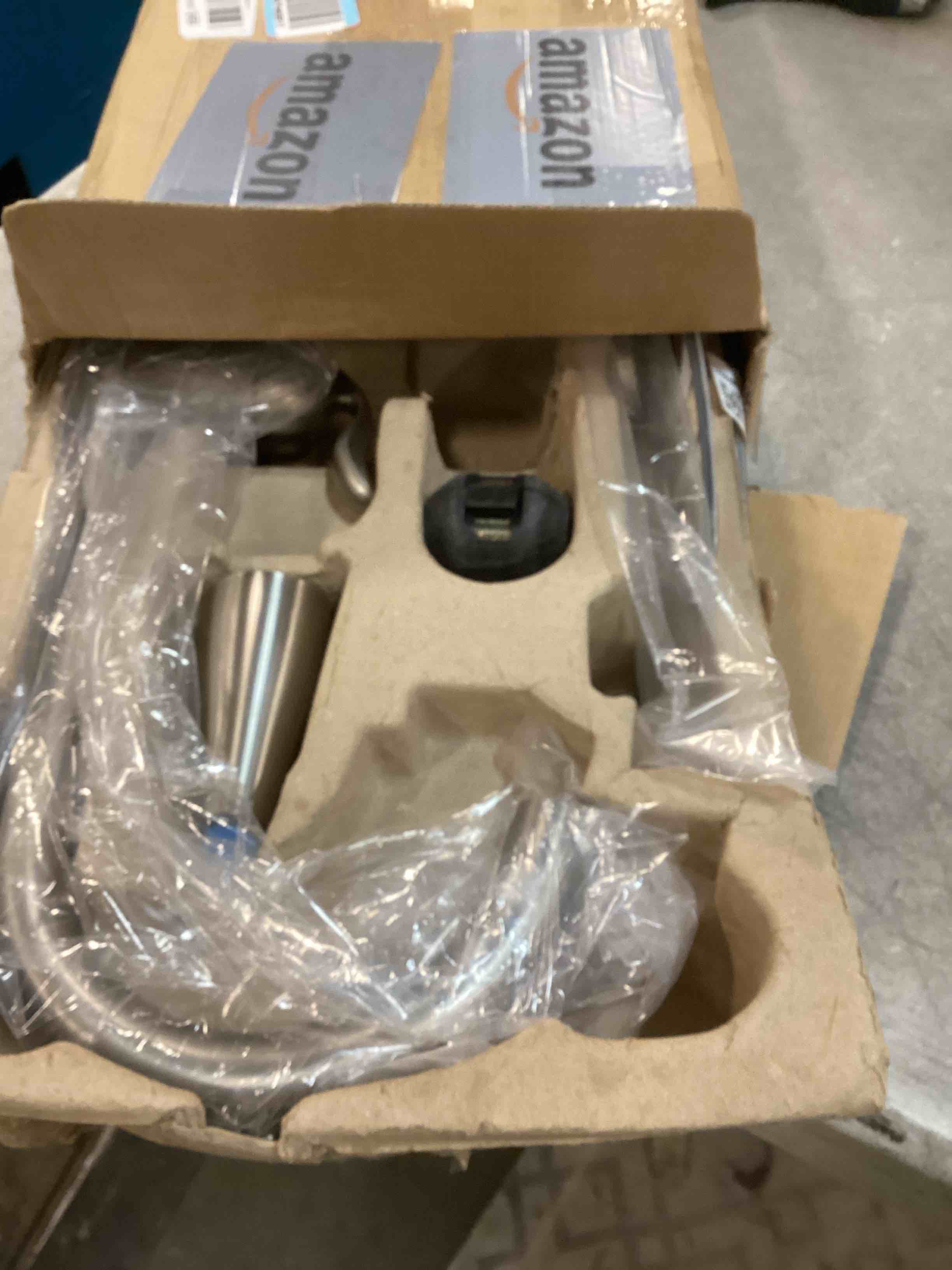 https://s3.amazonaws.com/lotting-images-prod/bidfta/GRA1468637_1733141892729.jpeg