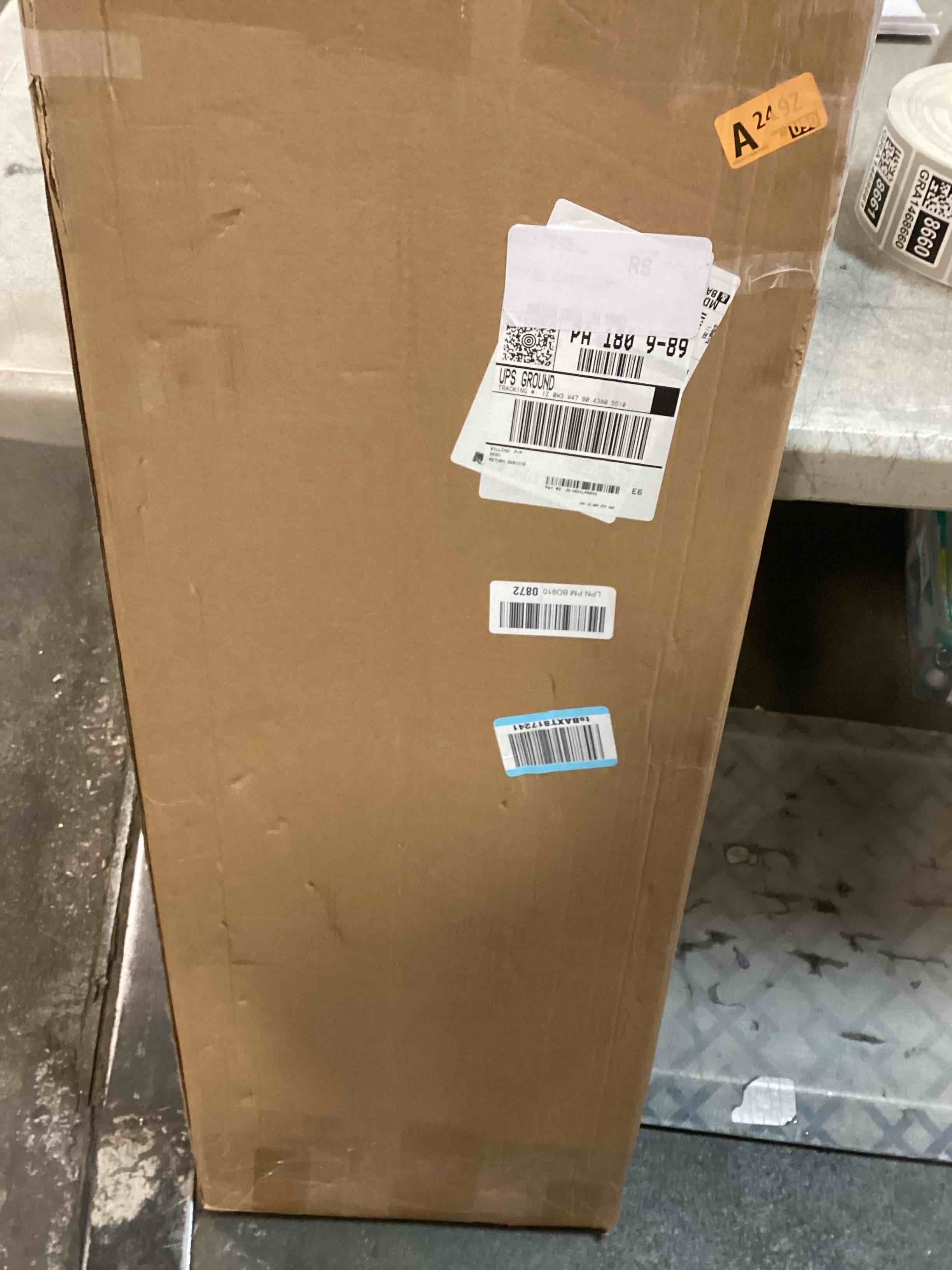 https://s3.amazonaws.com/lotting-images-prod/bidfta/GRA1468658_1733144652855.jpeg