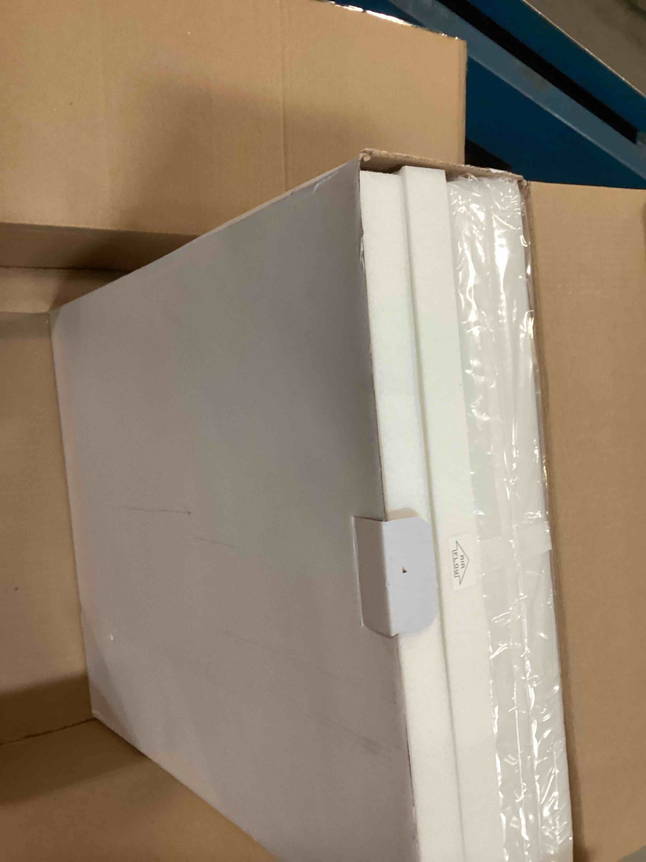 https://s3.amazonaws.com/lotting-images-prod/bidfta/GRA1468685_1733147641936.jpeg
