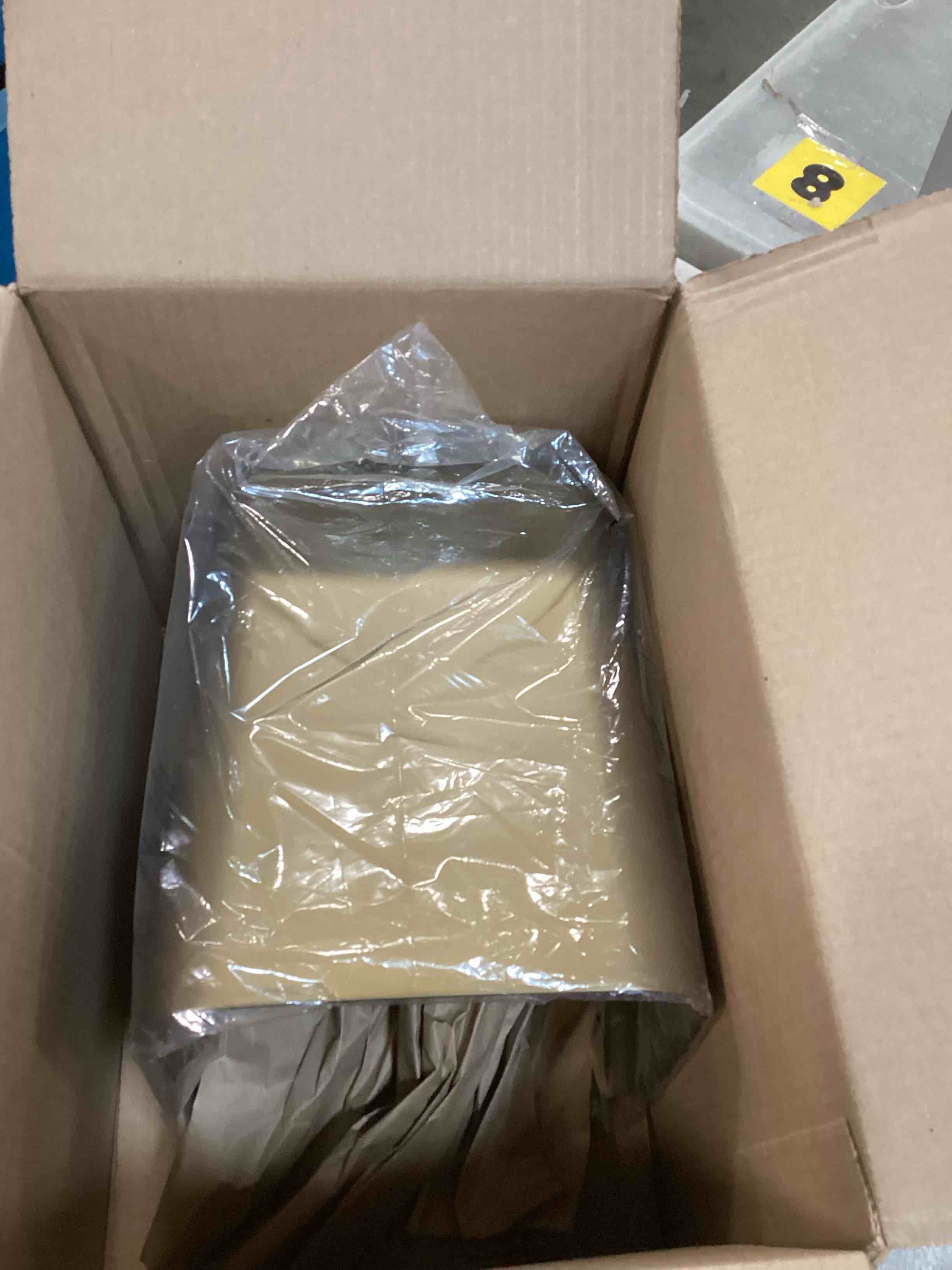 https://s3.amazonaws.com/lotting-images-prod/bidfta/GRA1468793_1733165333885.jpeg