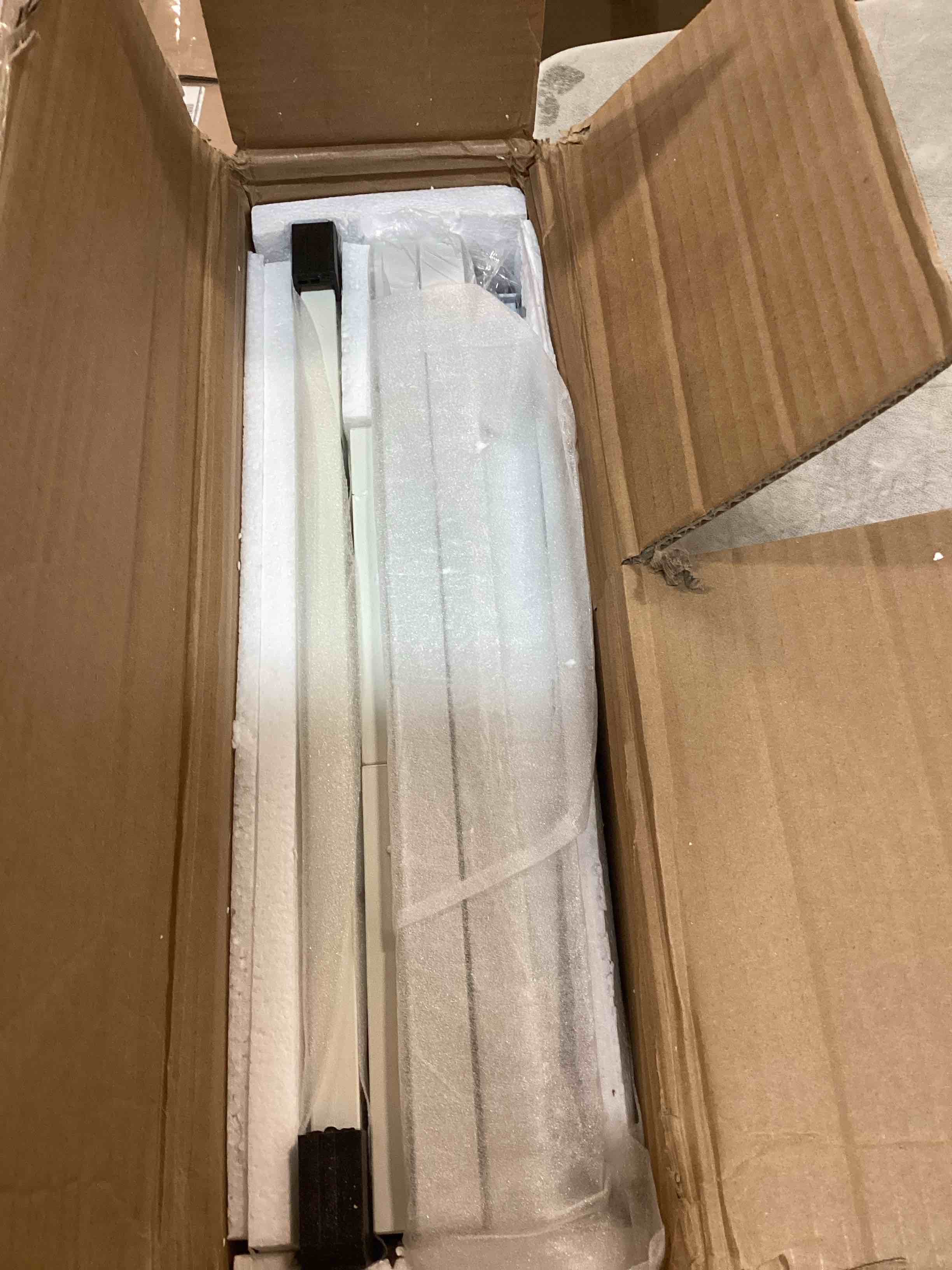 https://s3.amazonaws.com/lotting-images-prod/bidfta/GRA1468801_1733166327367.jpeg