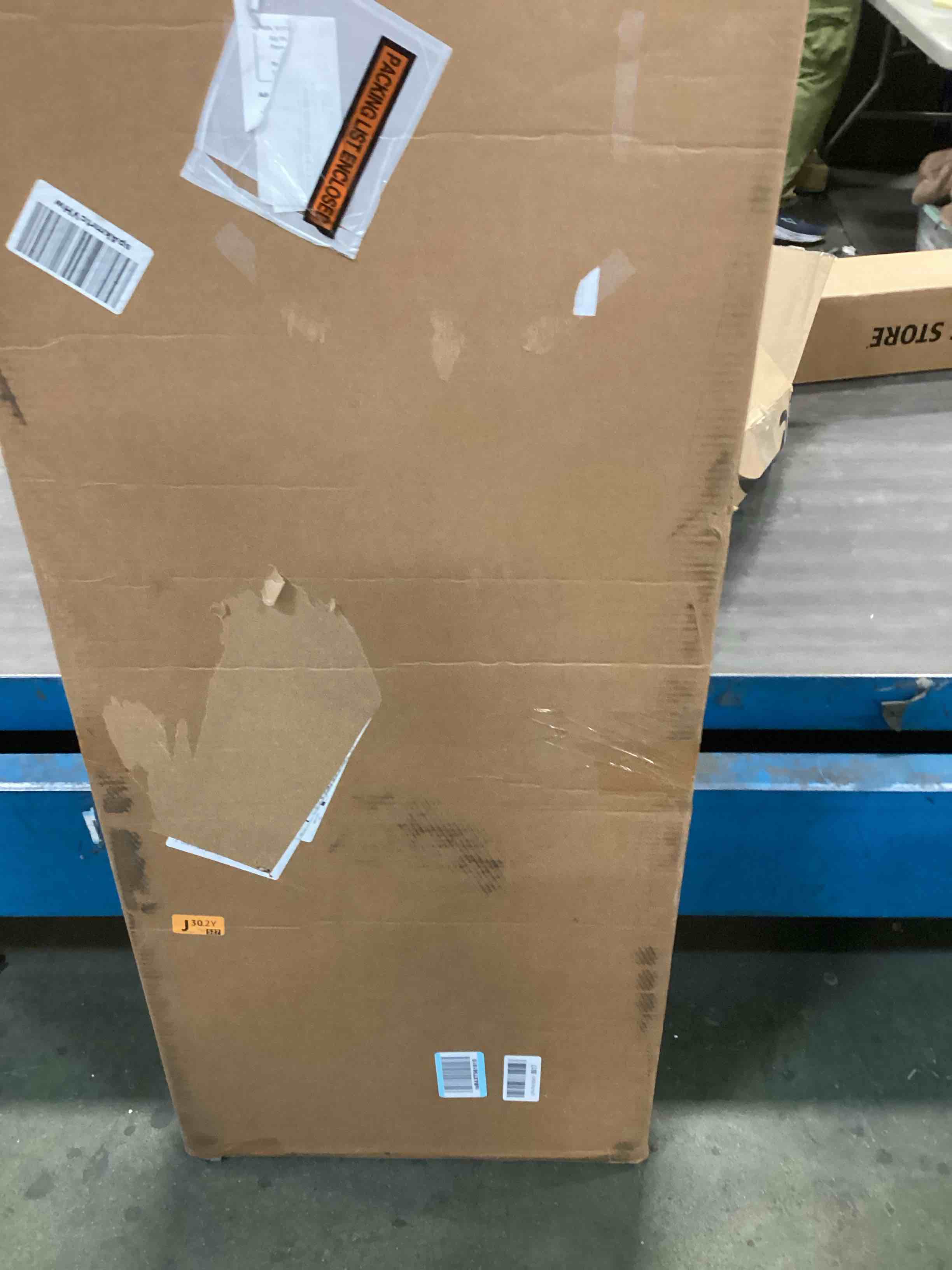 https://s3.amazonaws.com/lotting-images-prod/bidfta/GRA1469152_1733318298982.jpeg
