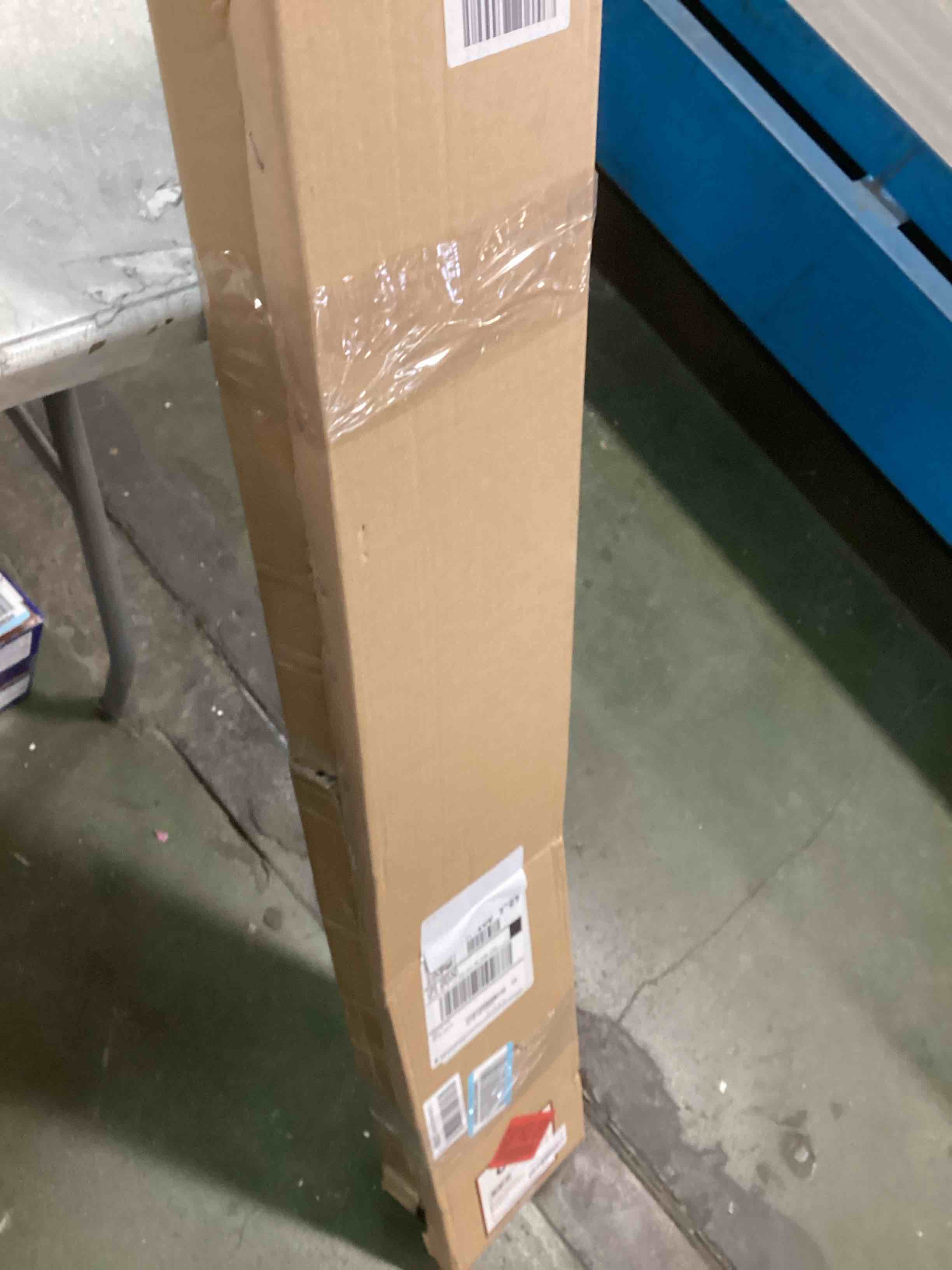 https://s3.amazonaws.com/lotting-images-prod/bidfta/GRA1469909_1733757941079.jpeg