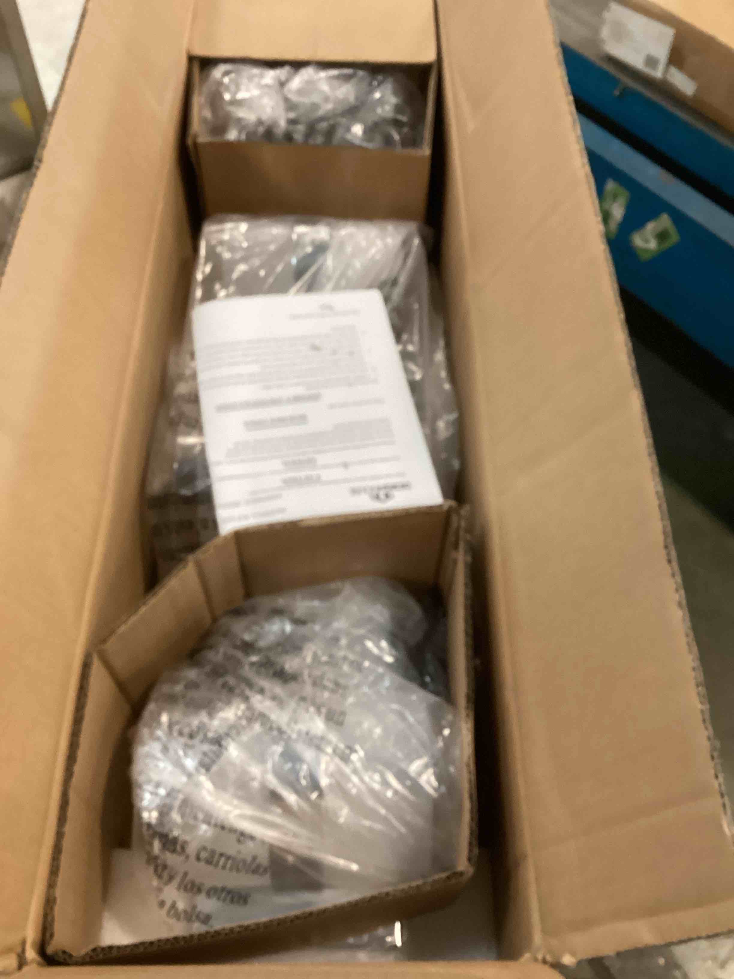 https://s3.amazonaws.com/lotting-images-prod/bidfta/GRA1469978_1733768642004.jpeg