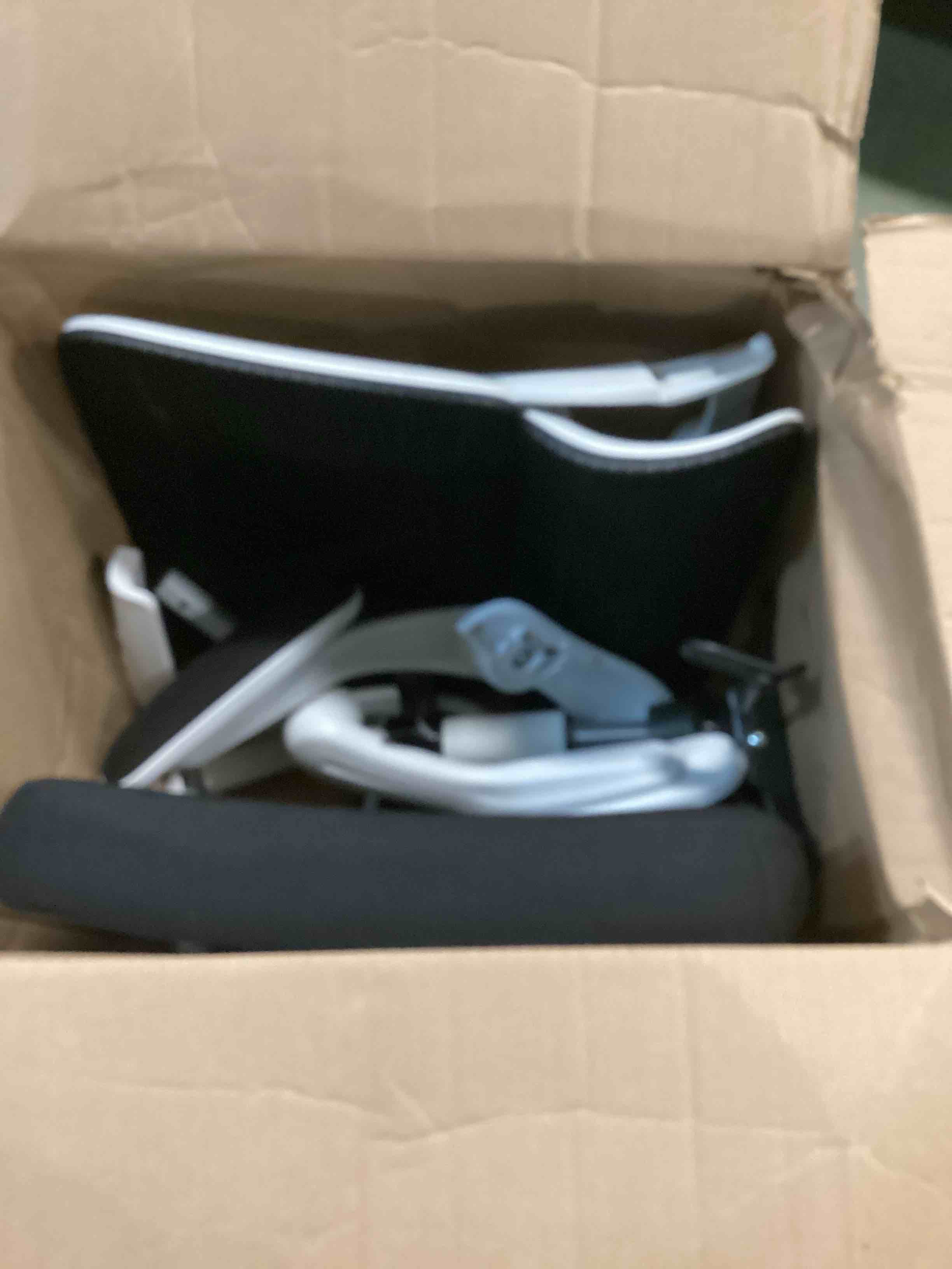 https://s3.amazonaws.com/lotting-images-prod/bidfta/GRA1470052_1733834490328.jpeg