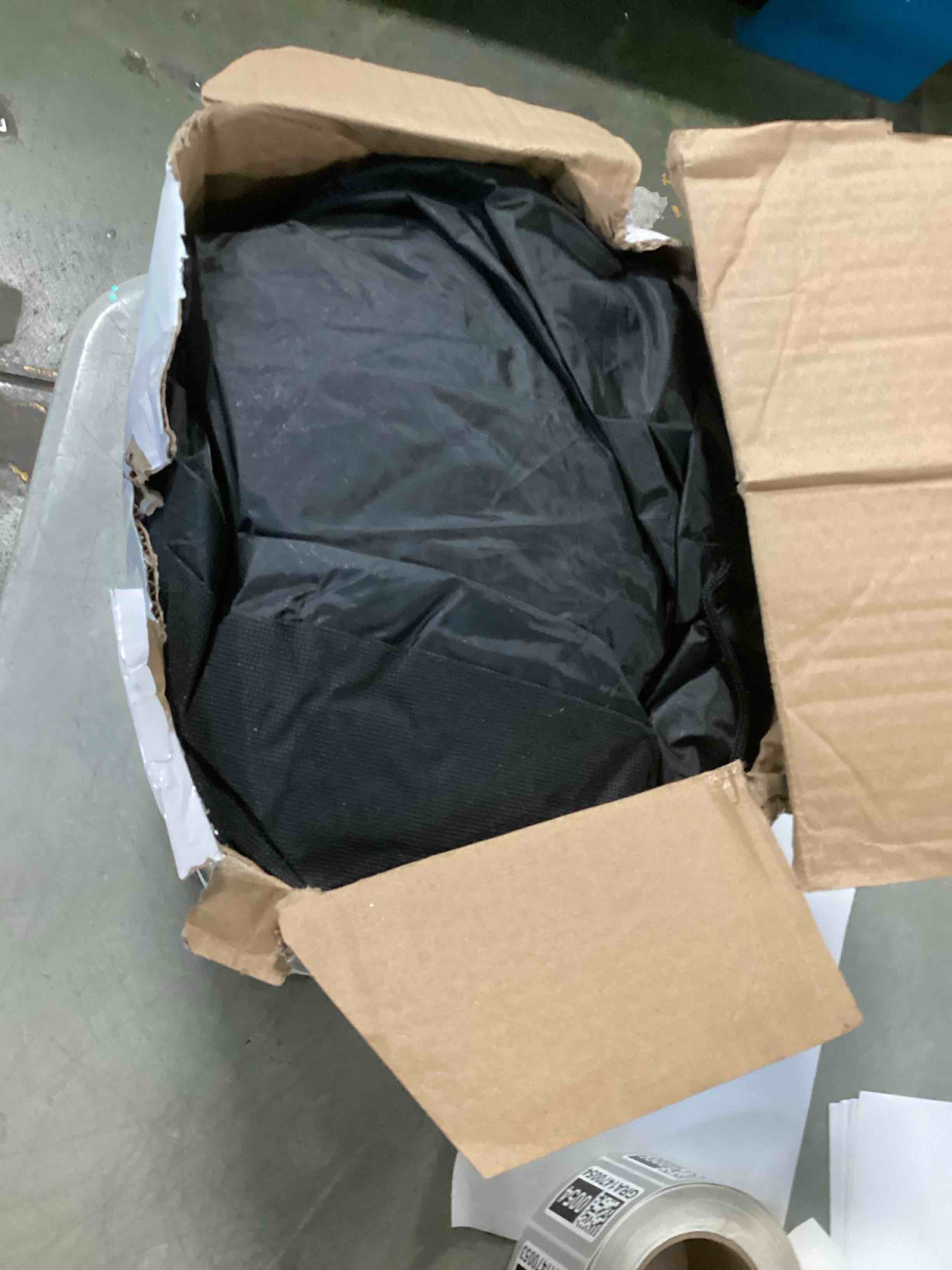 https://s3.amazonaws.com/lotting-images-prod/bidfta/GRA1470053_1733834562785.jpeg