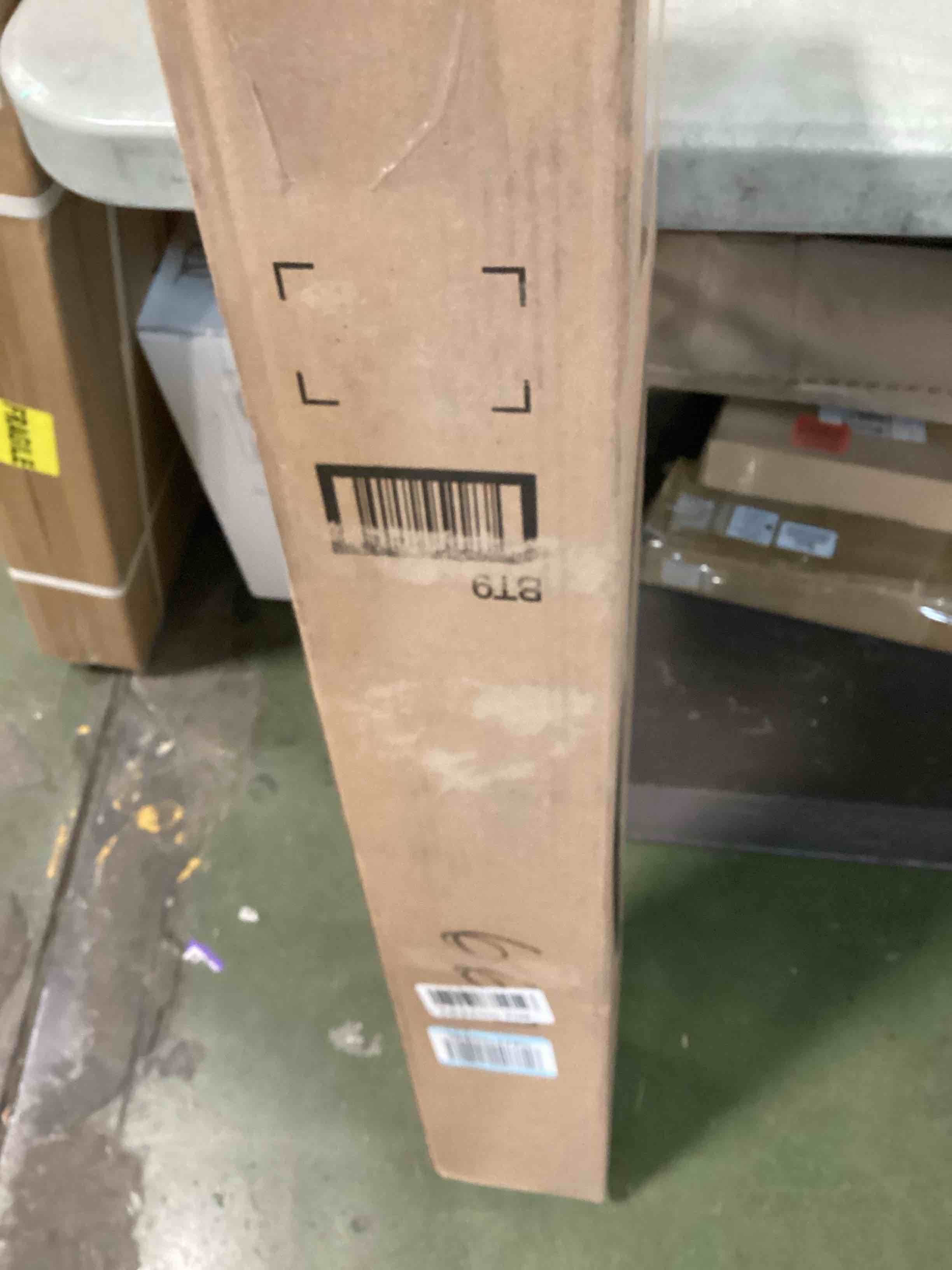 https://s3.amazonaws.com/lotting-images-prod/bidfta/GRA1470092_1733839737533.jpeg