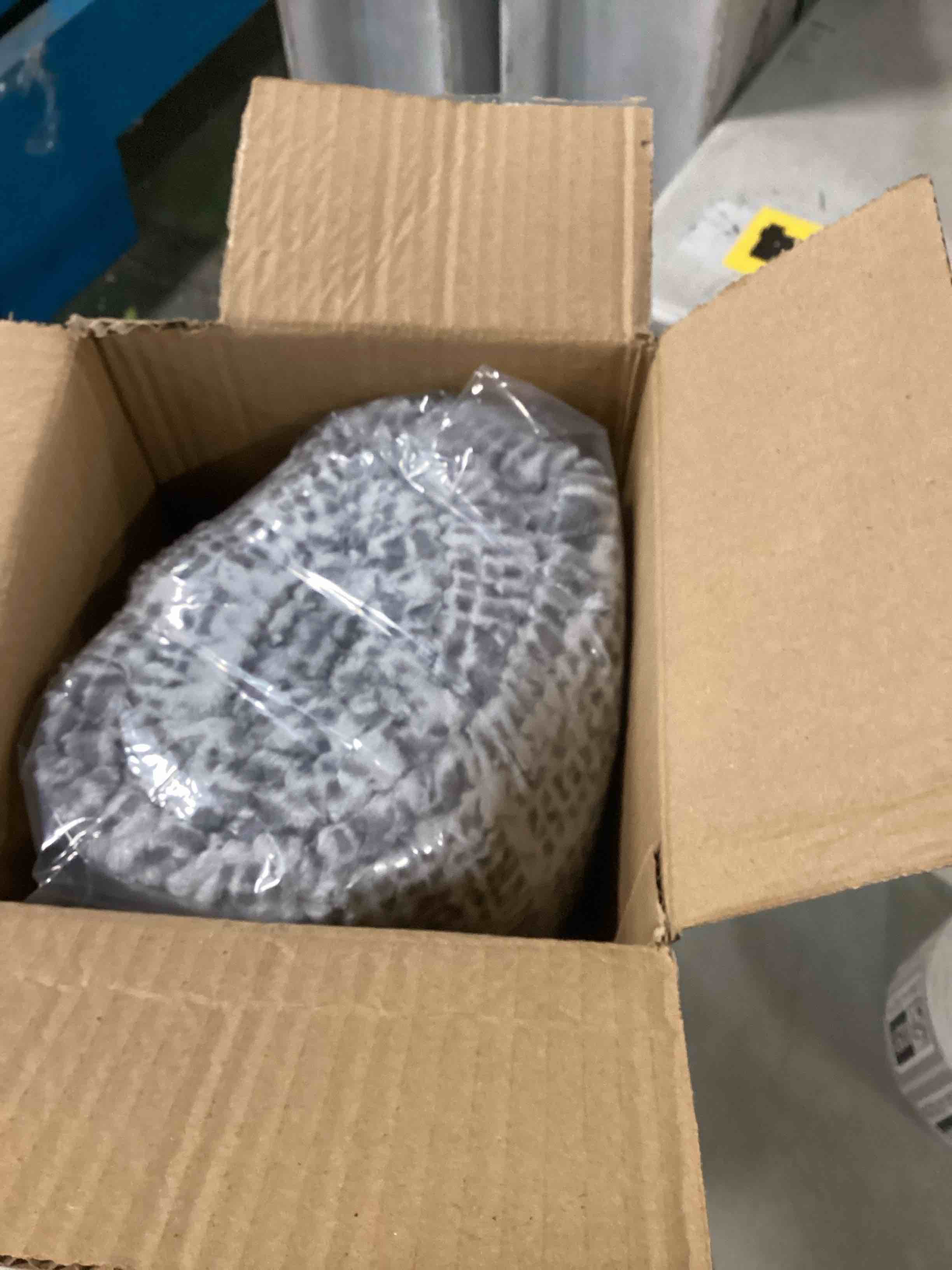 https://s3.amazonaws.com/lotting-images-prod/bidfta/GRA1470250_1733865227513.jpeg