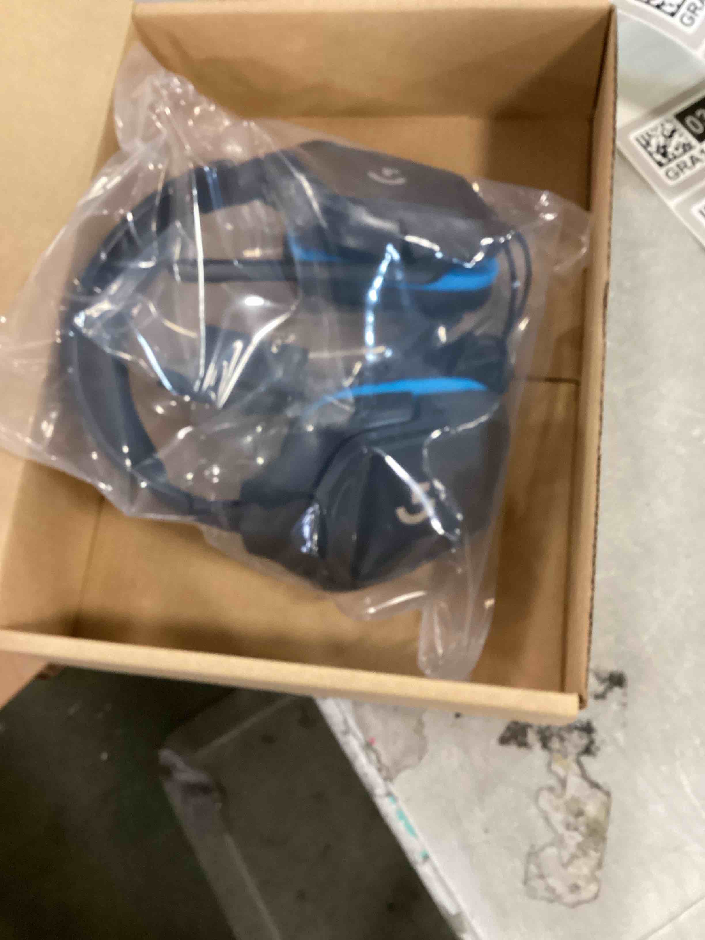 https://s3.amazonaws.com/lotting-images-prod/bidfta/GRA1470327_1733933880167.jpeg
