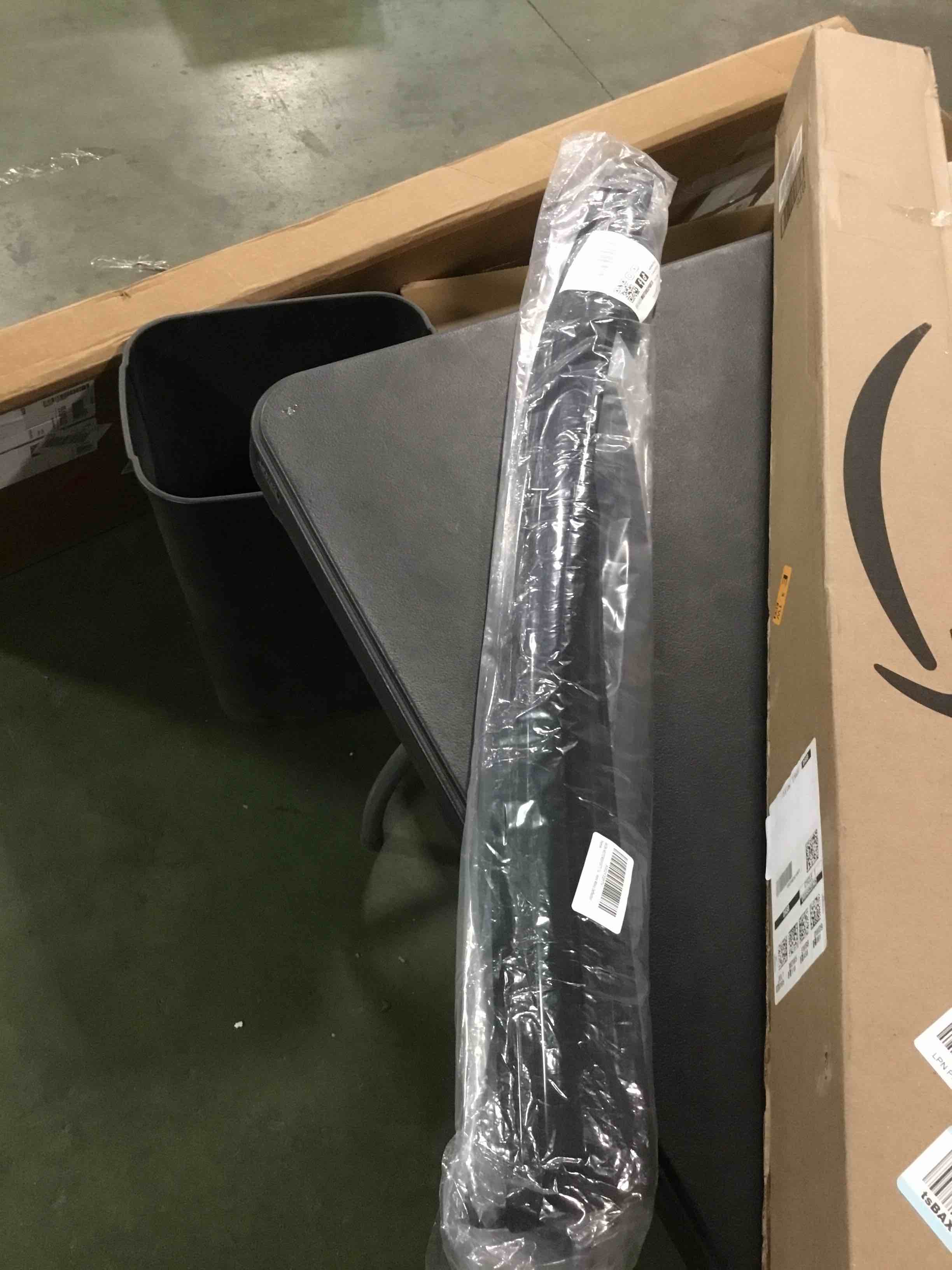 https://s3.amazonaws.com/lotting-images-prod/bidfta/GRA1471207_1733758444973.jpeg