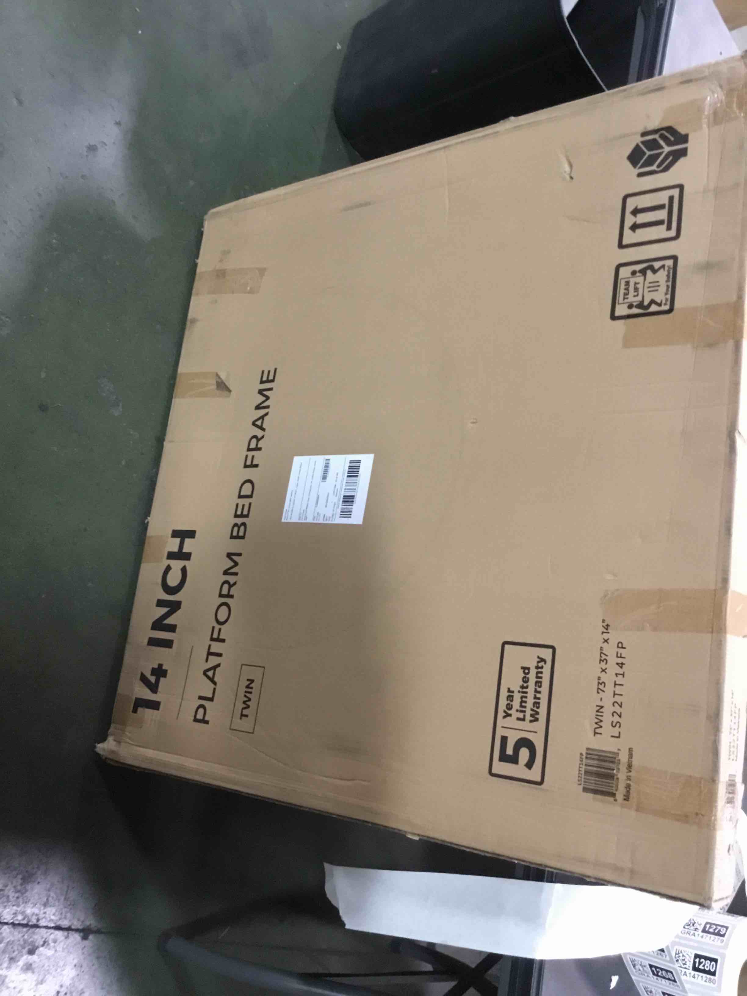 https://s3.amazonaws.com/lotting-images-prod/bidfta/GRA1471264_1733767863525.jpeg