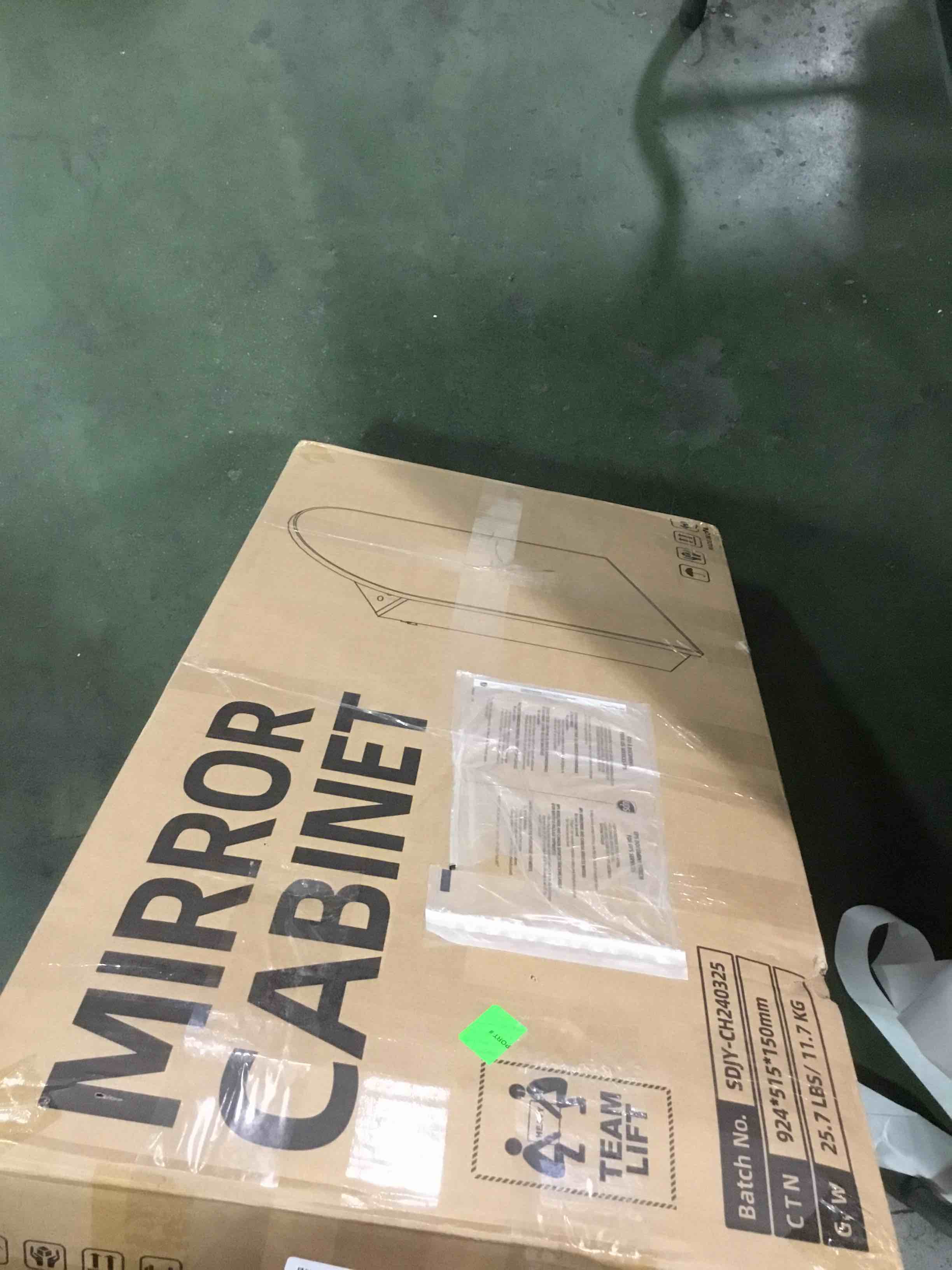 https://s3.amazonaws.com/lotting-images-prod/bidfta/GRA1471304_1733773305752.jpeg
