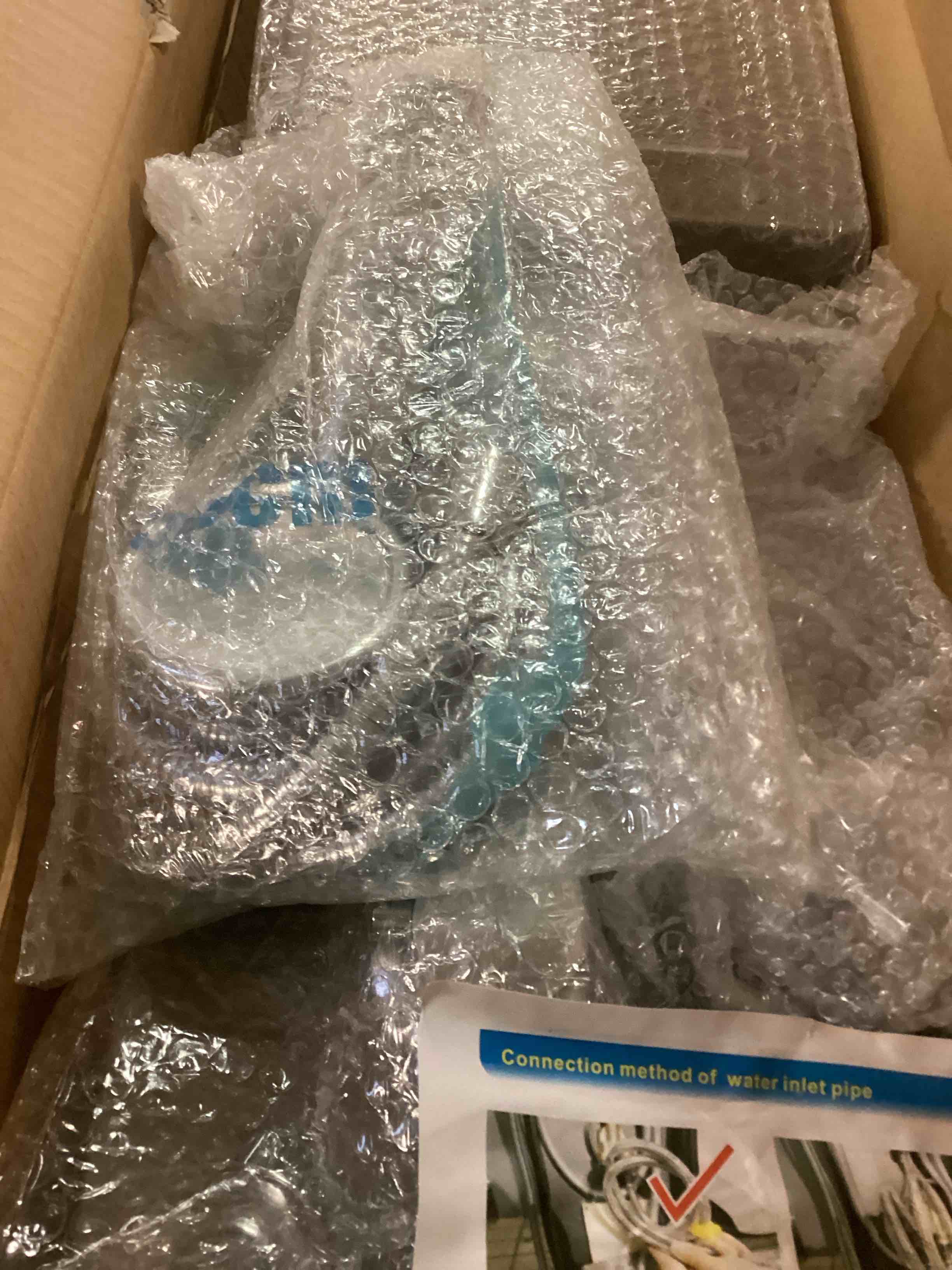 https://s3.amazonaws.com/lotting-images-prod/bidfta/GRA1473600_1737465136468.jpeg