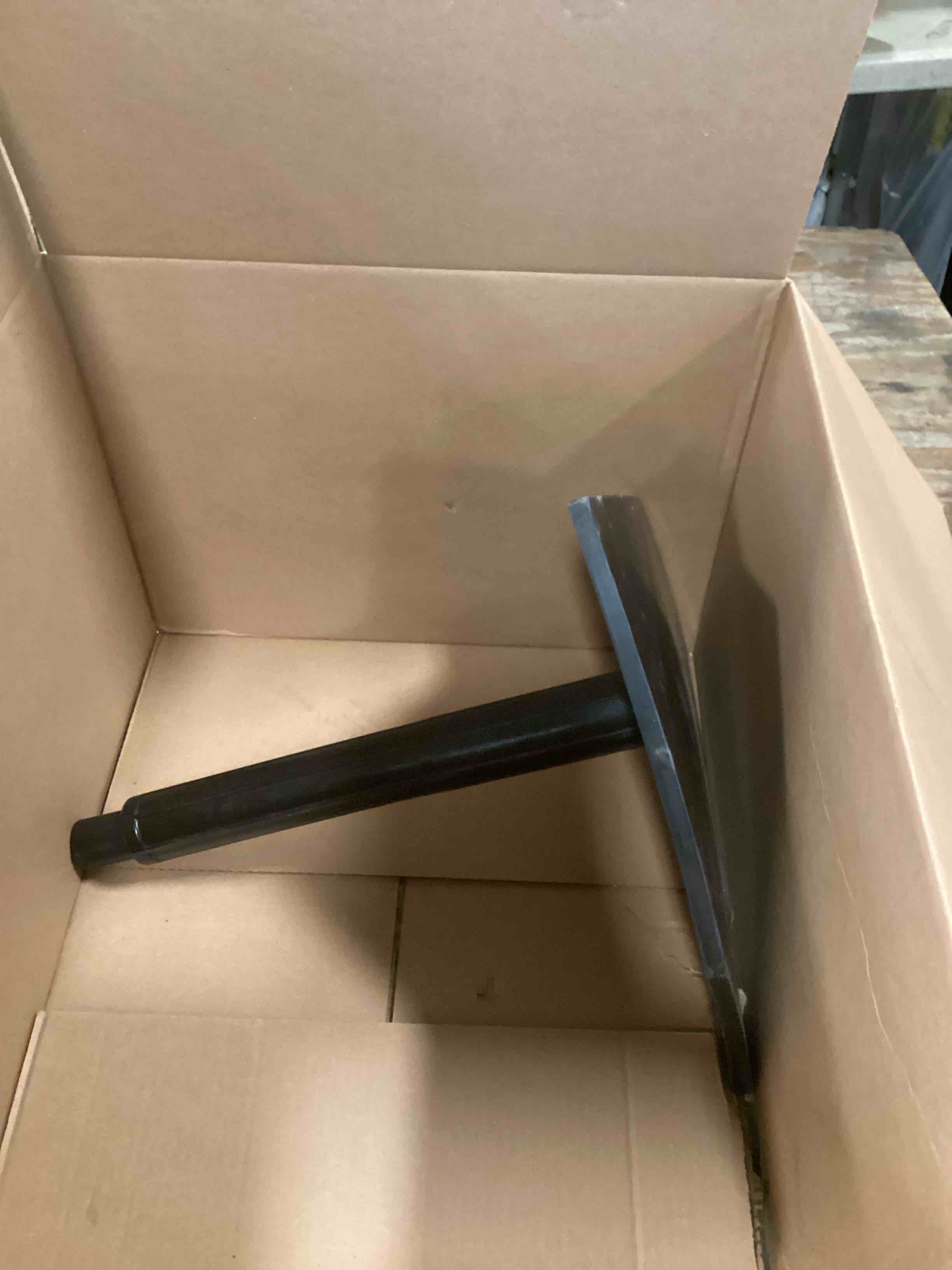 https://s3.amazonaws.com/lotting-images-prod/bidfta/GRA1474983_1733504615313.jpeg