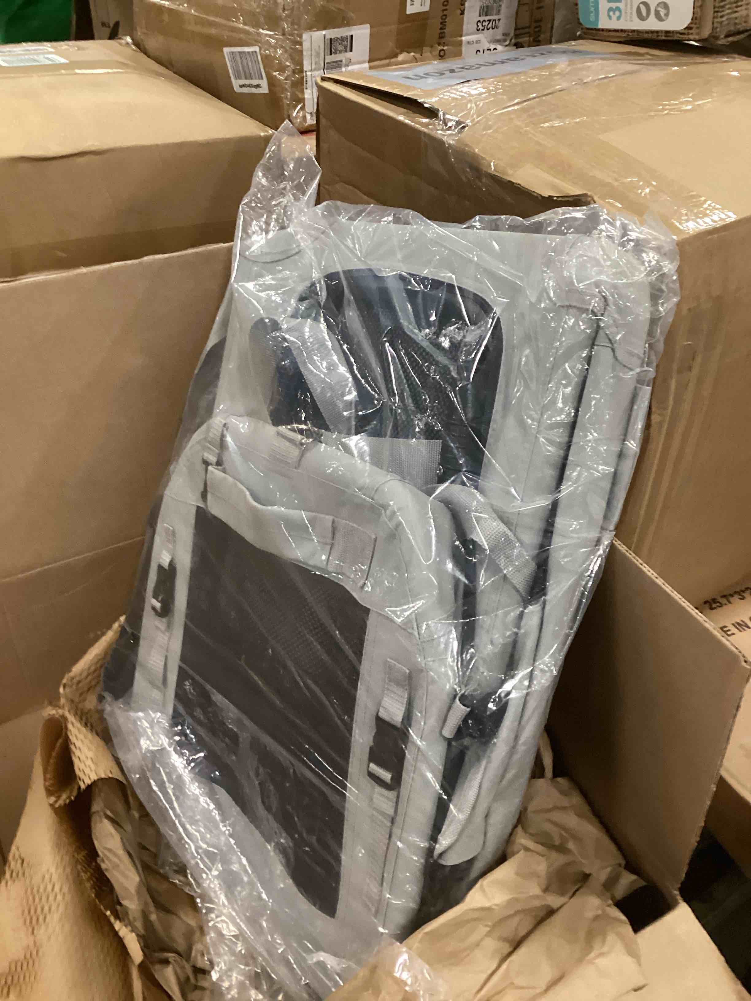 Condition photo showing Good Condition for extra large cat carrier soft sided with wheels folding small medium dog pet carrier 24"x16.5"x16" travel collapsible ventilated comfortable design portable vehicle
