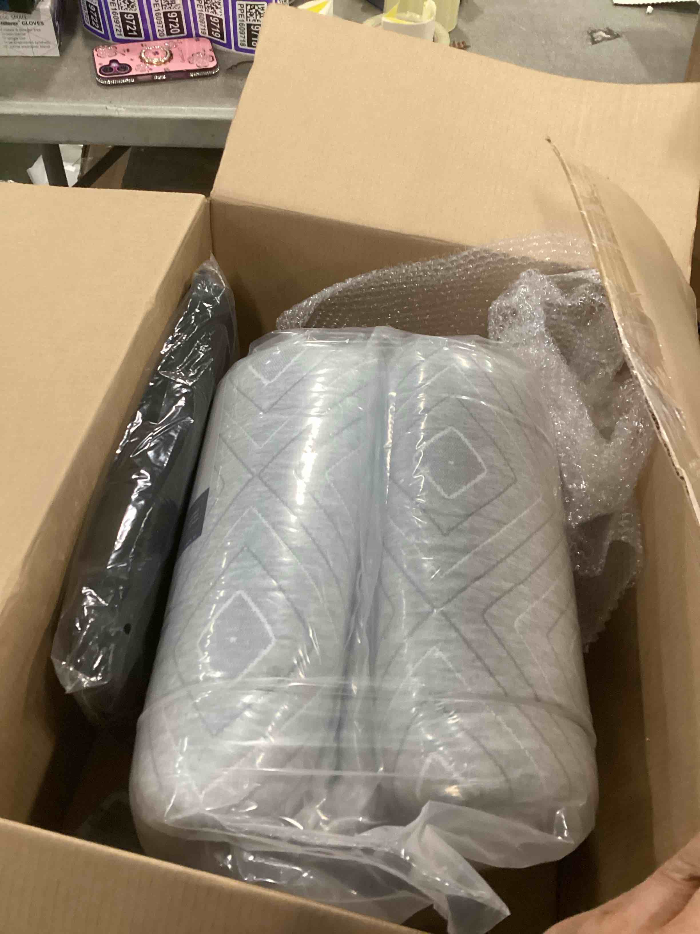 https://s3.amazonaws.com/lotting-images-prod/bidfta/GRA1476252_1734375057527.jpeg