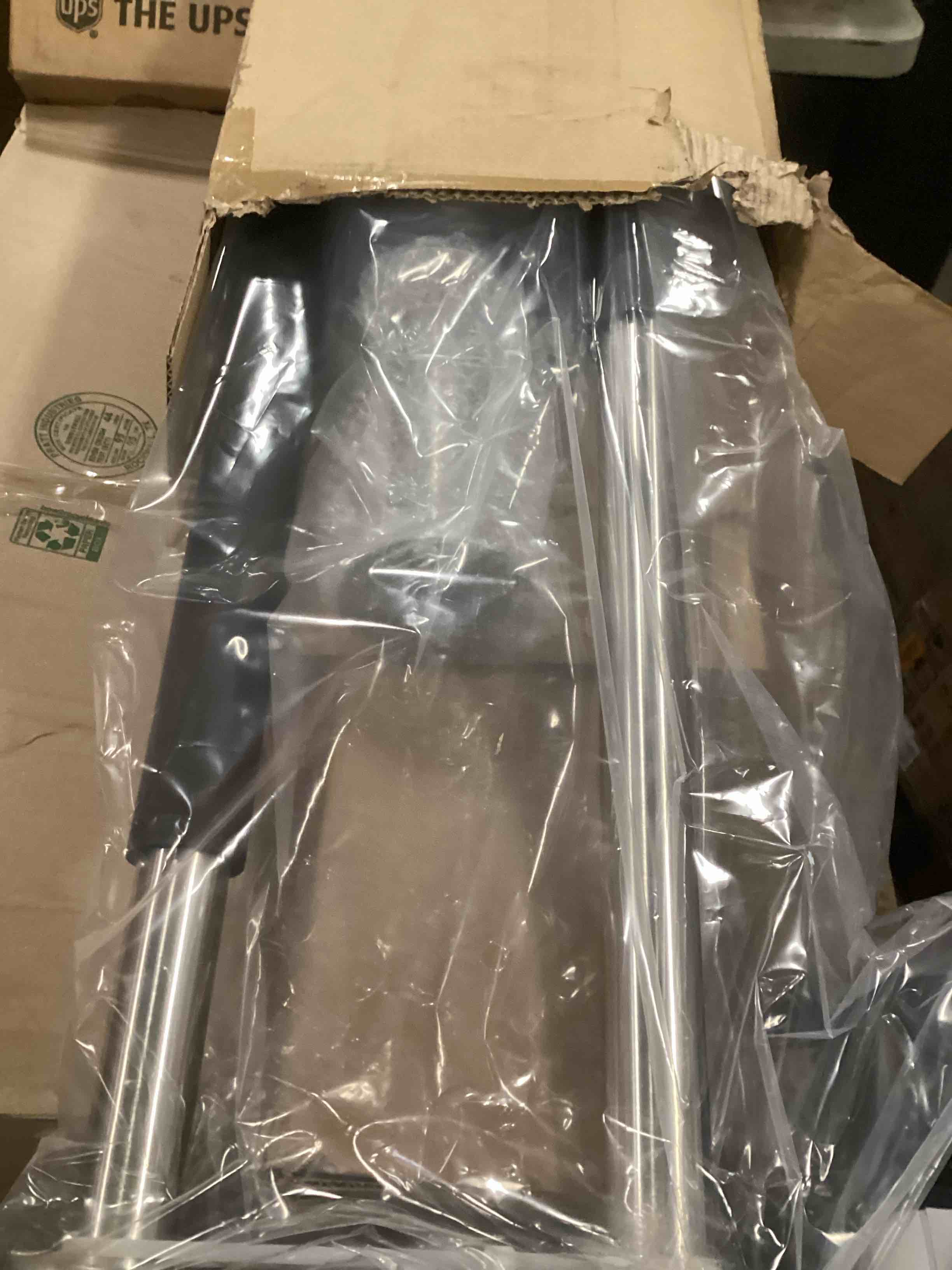 https://s3.amazonaws.com/lotting-images-prod/bidfta/GRA1476847_1734623256147.jpeg