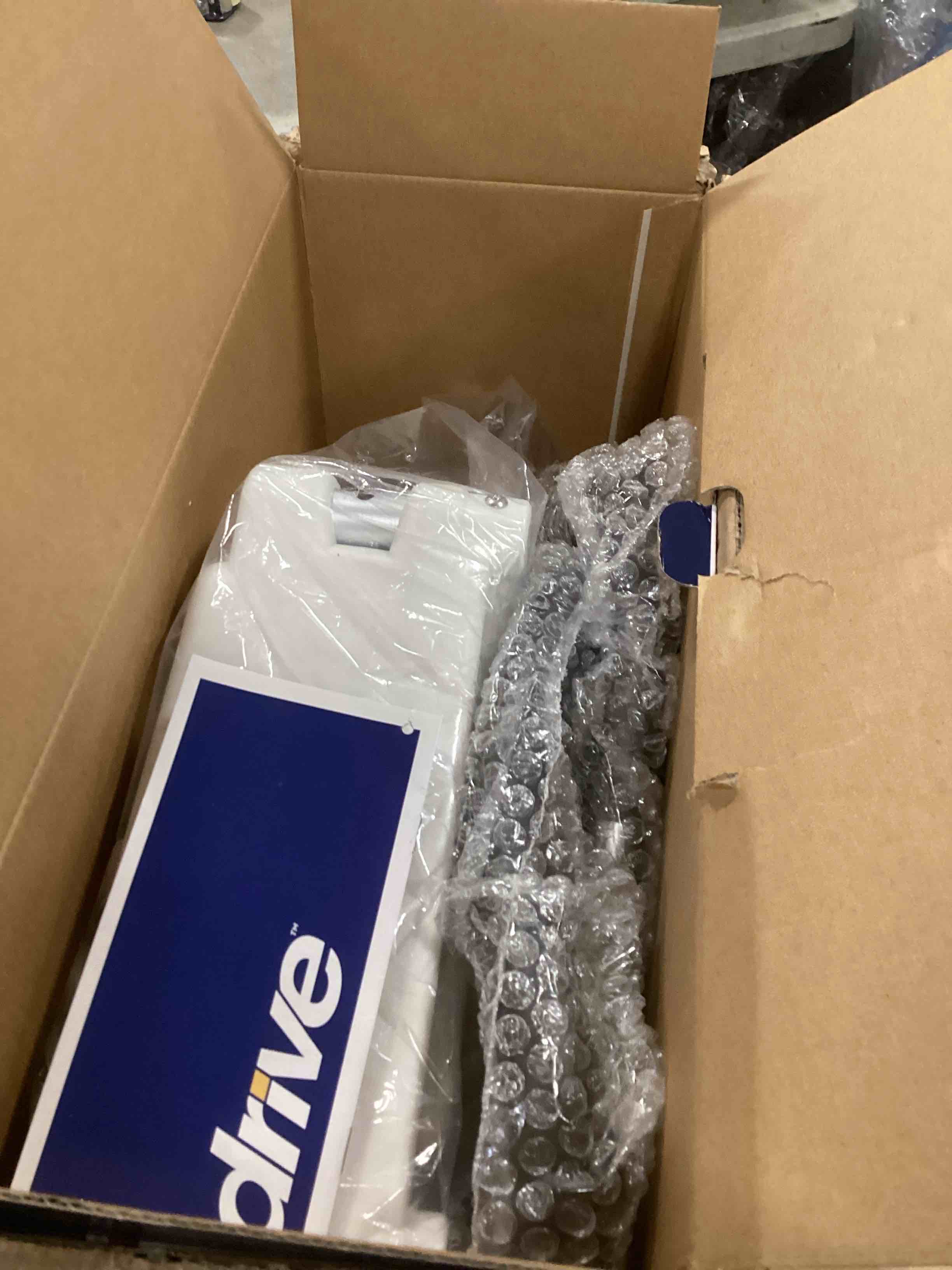 https://s3.amazonaws.com/lotting-images-prod/bidfta/GRA1476910_1734633539218.jpeg